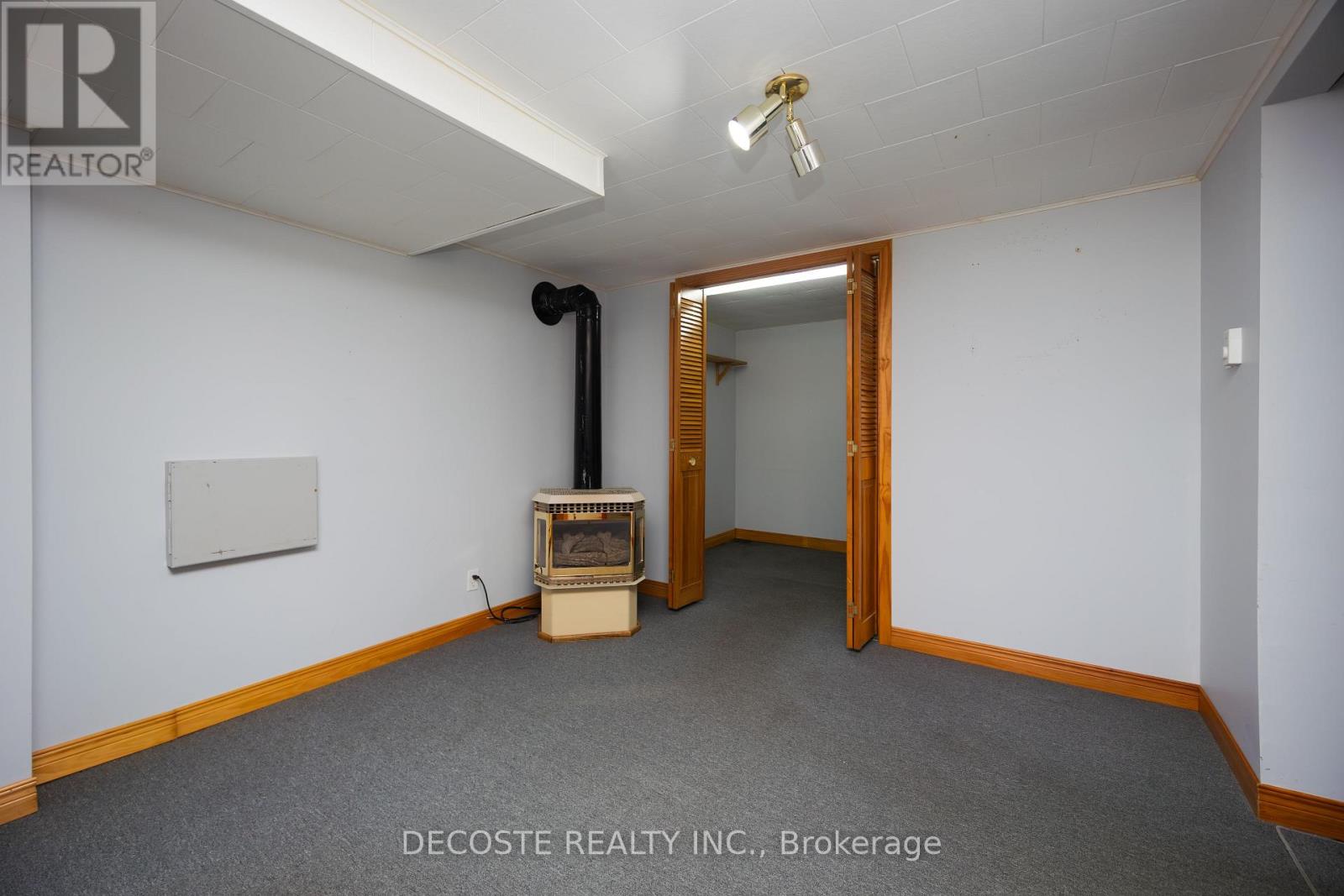 429 DOMINION STREET S - 17