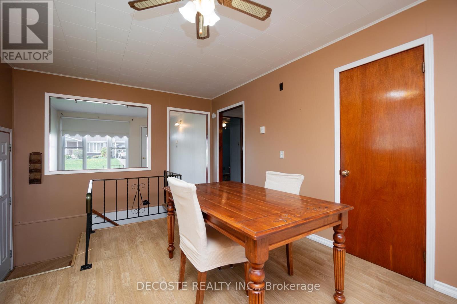 429 DOMINION STREET S - 7