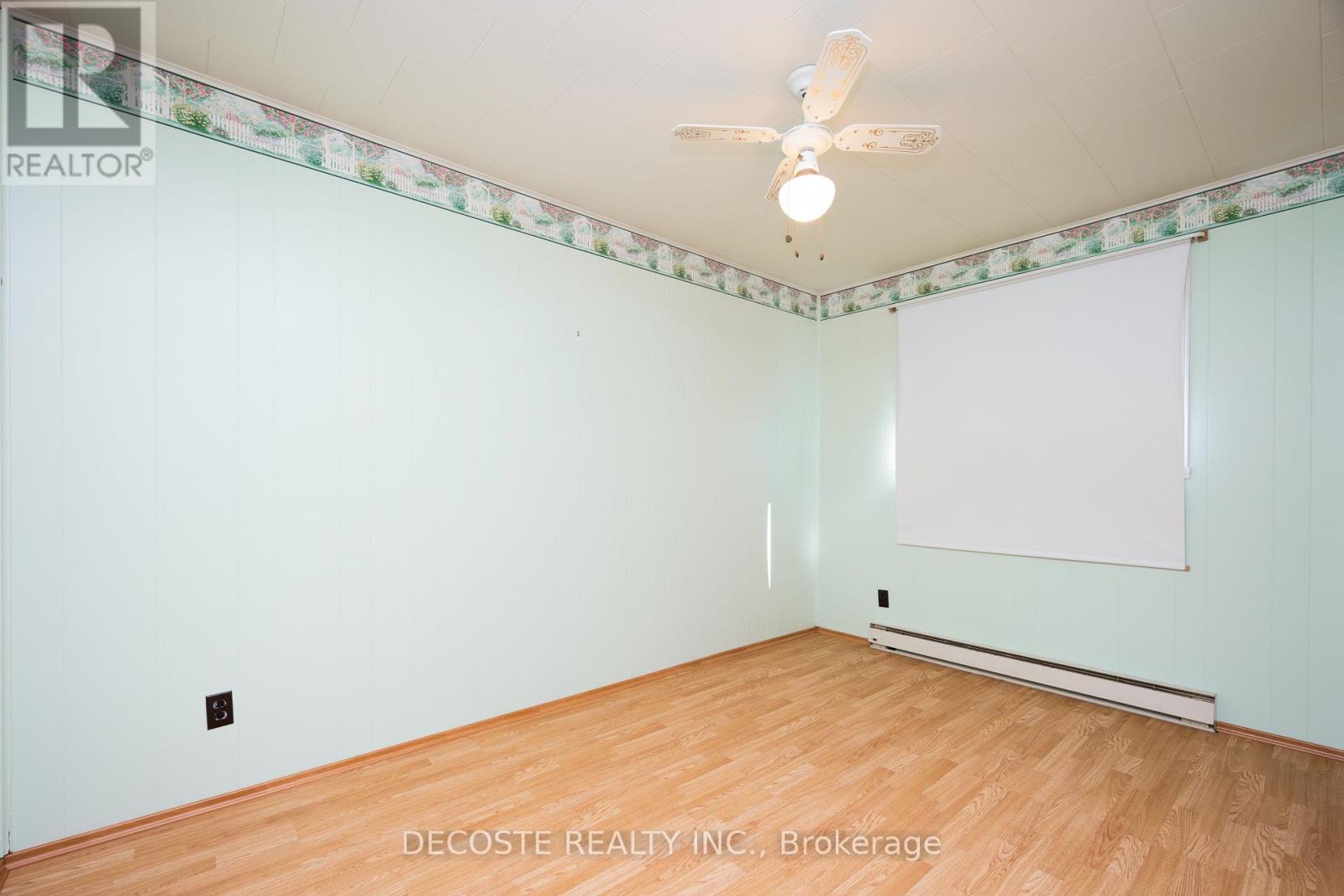 429 DOMINION STREET S - 9
