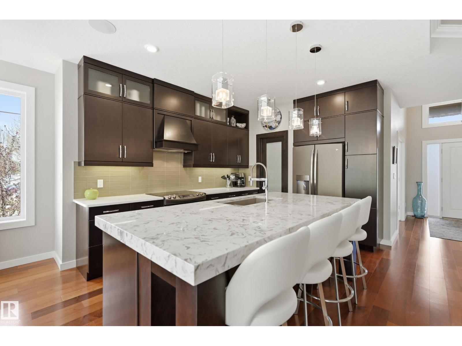 60 LACOMBE DR — photo 10