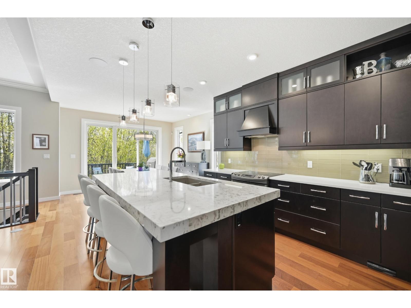 60 LACOMBE DR — photo 12