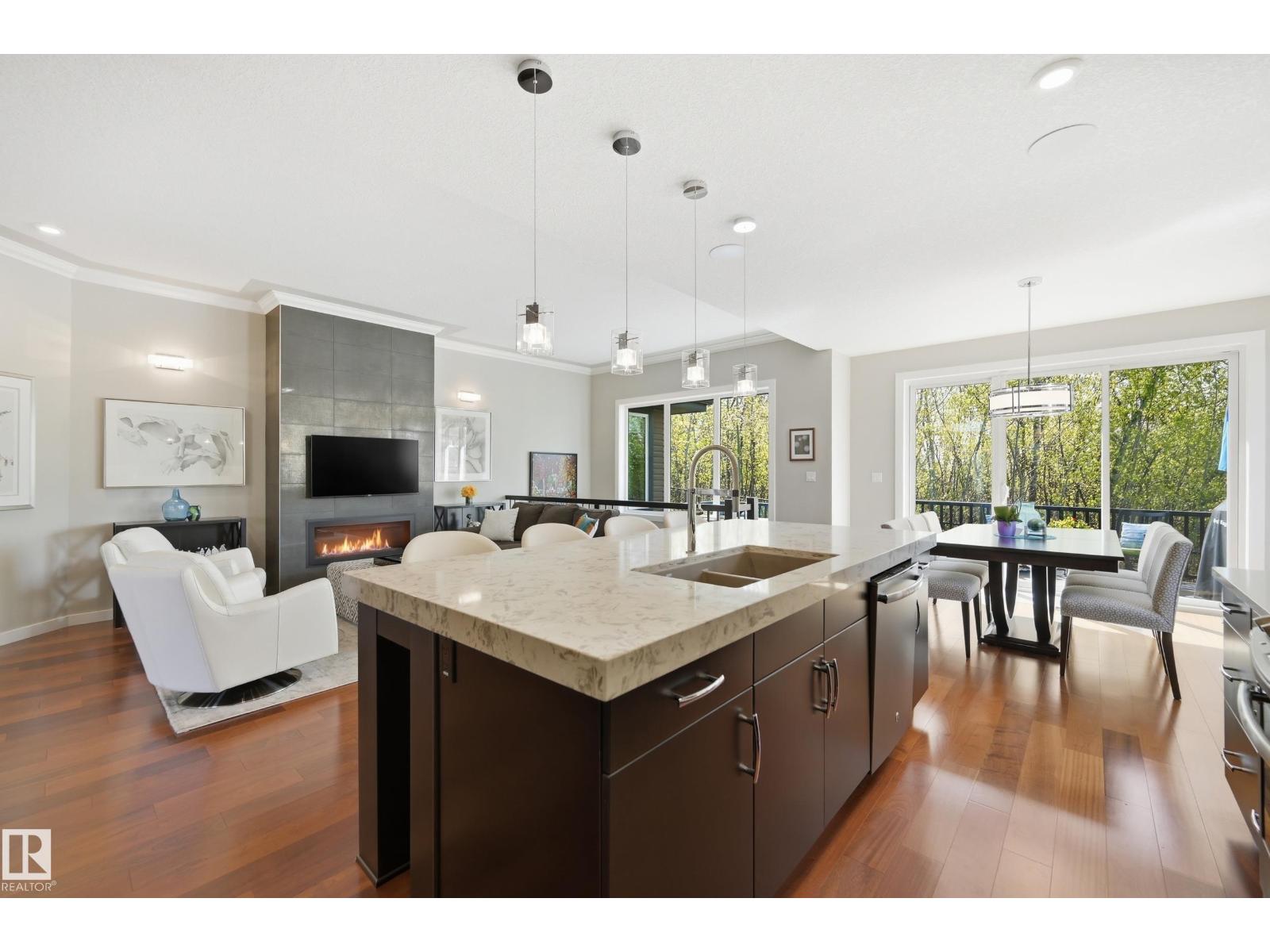60 LACOMBE DR — photo 13