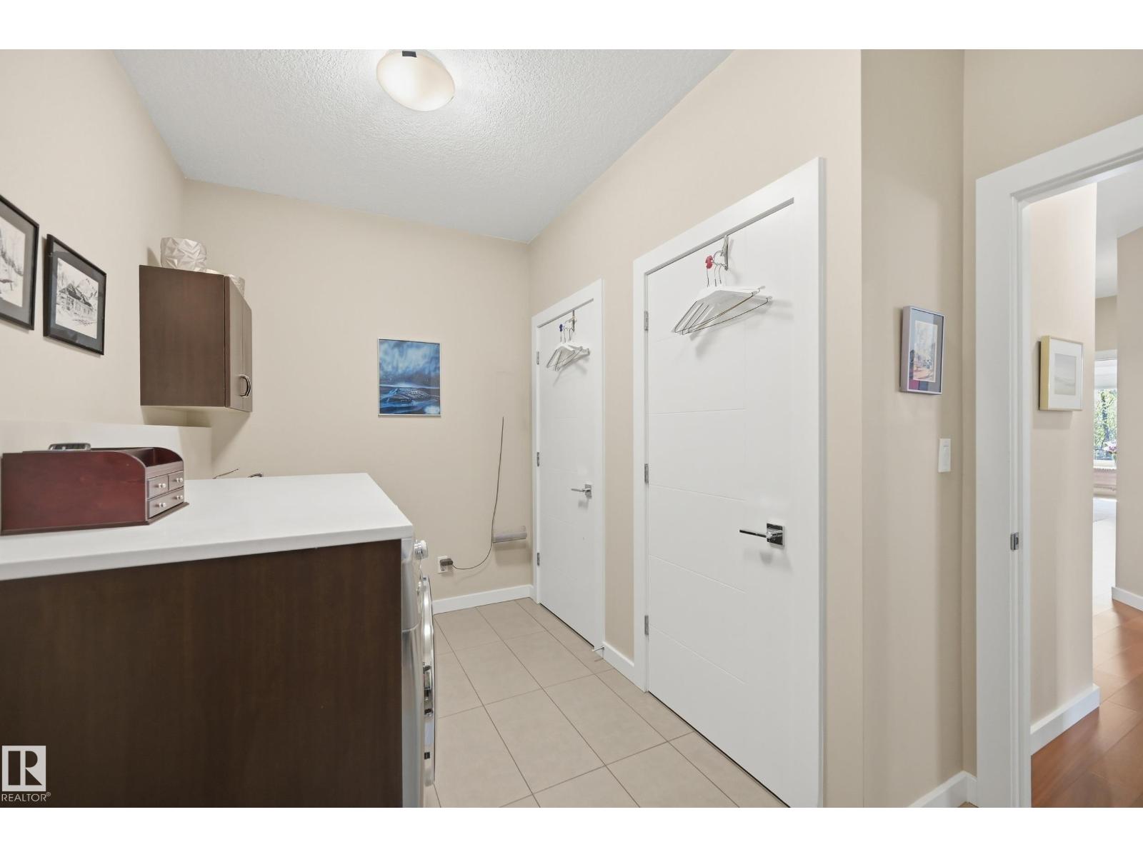 60 LACOMBE DR — photo 25