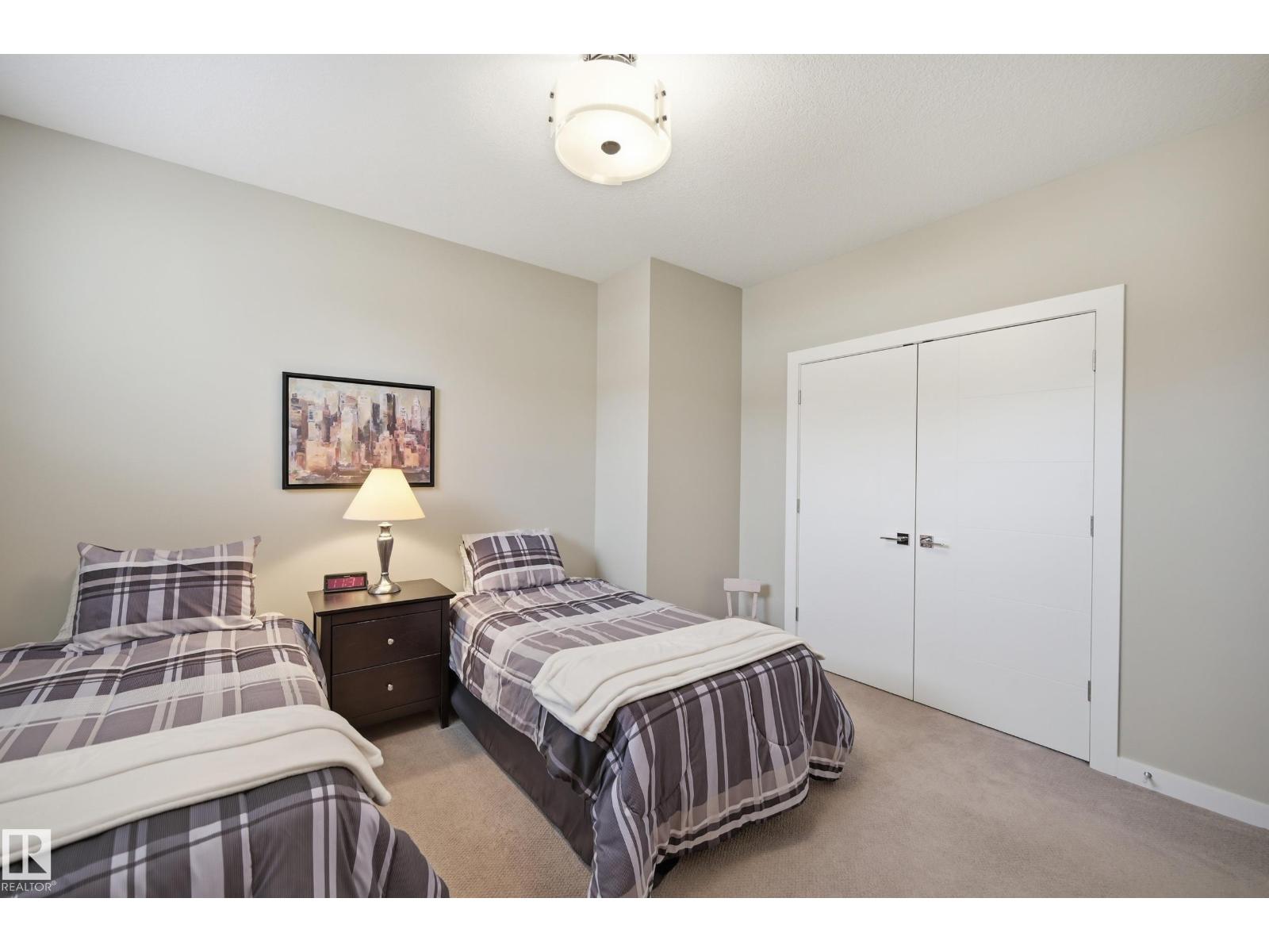 60 LACOMBE DR — photo 32