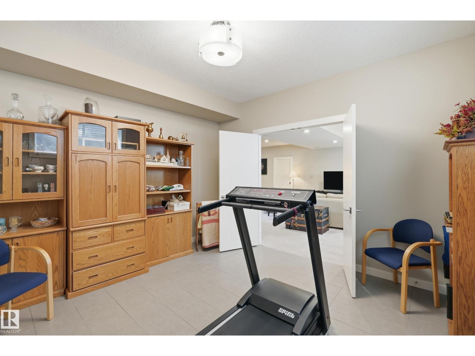 60 LACOMBE DR — photo 36