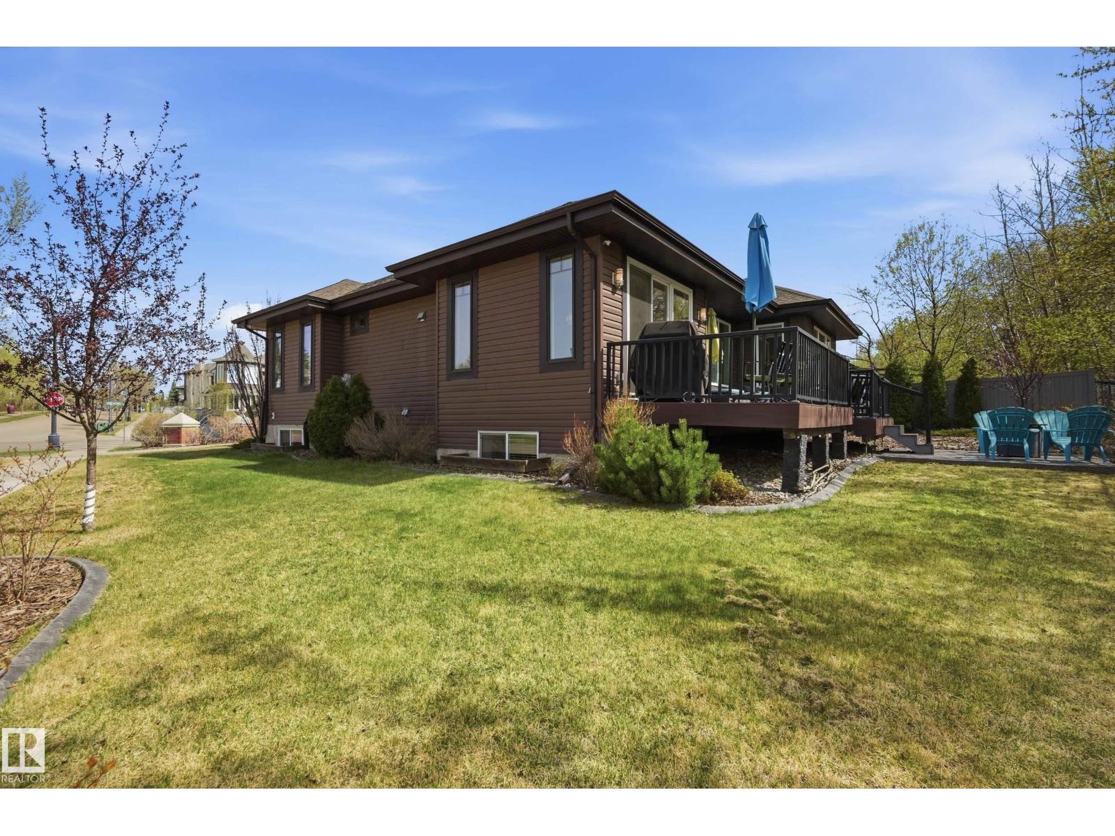 60 LACOMBE DR — photo 43