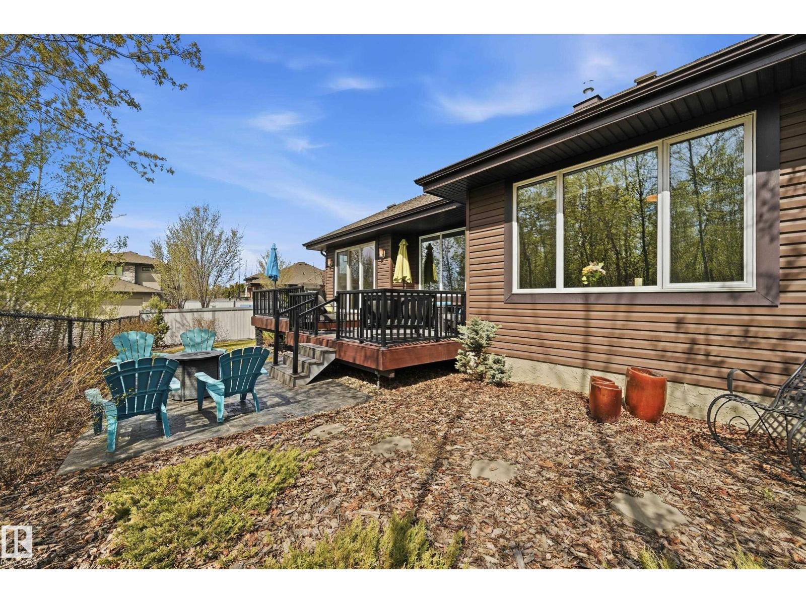 60 LACOMBE DR — photo 45