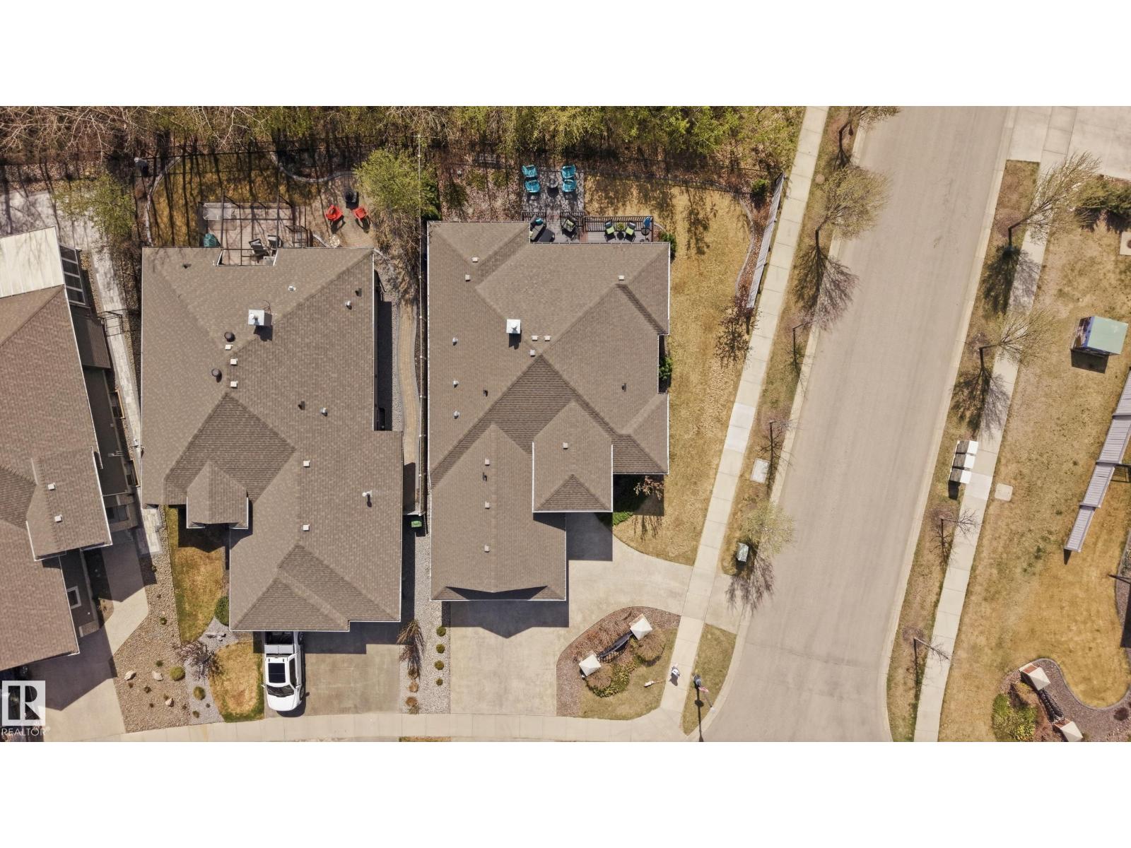 60 LACOMBE DR — photo 49