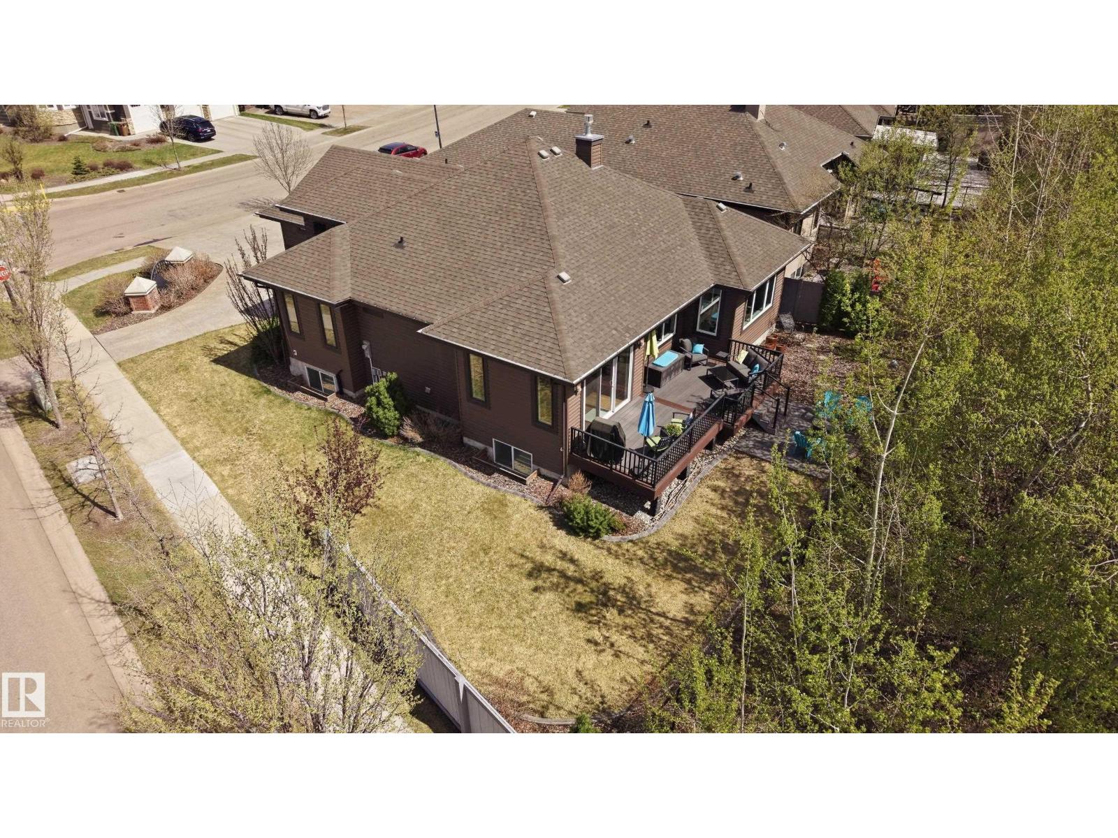 60 LACOMBE DR — photo 50