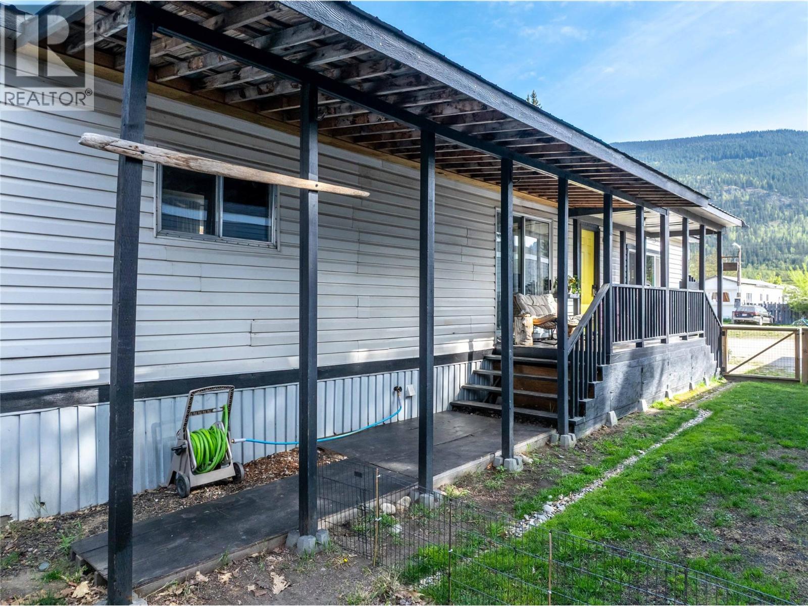 #5 606 Edward Street E - 69