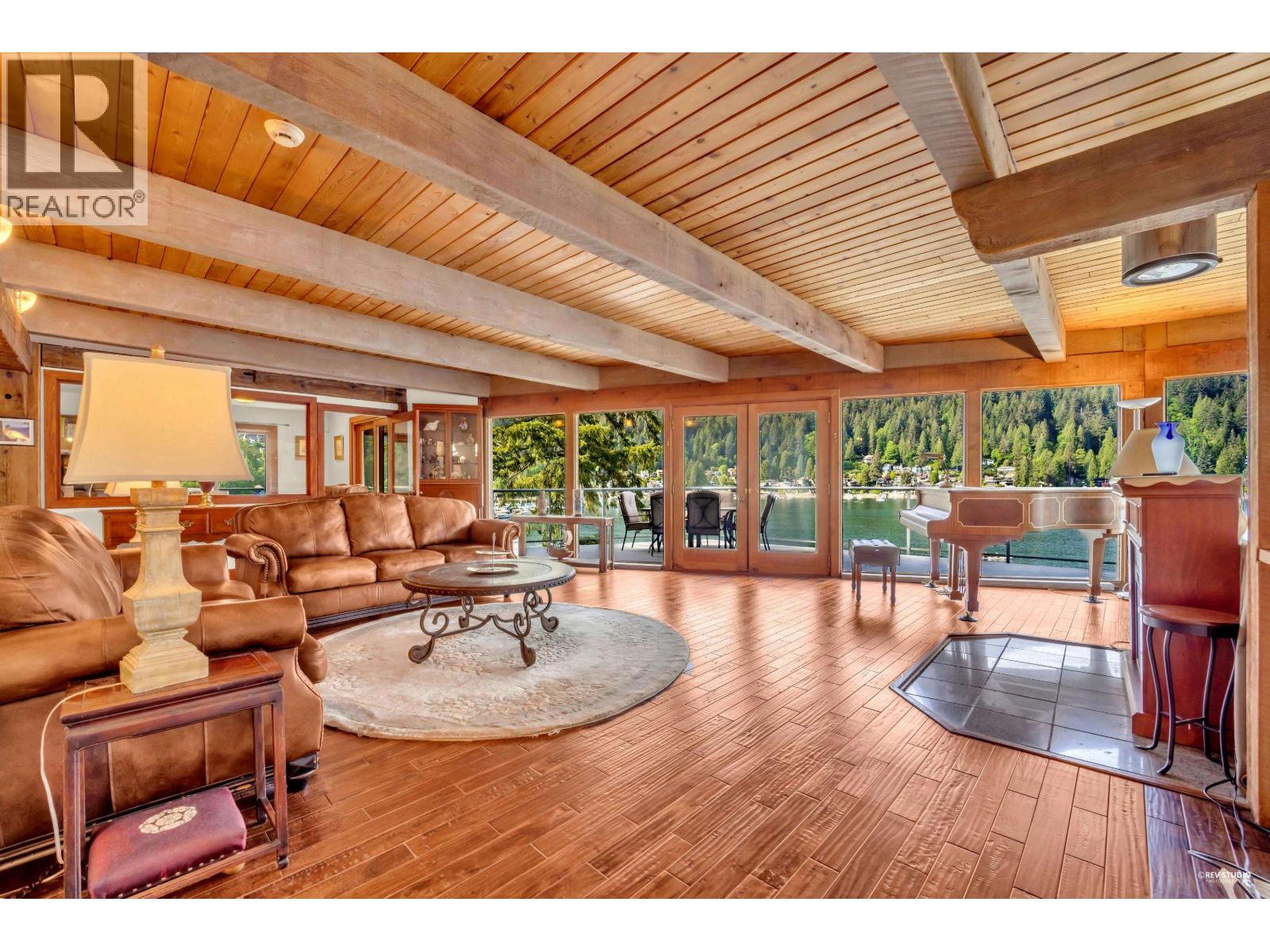 2136 LOCKEHAVEN ROAD, North Vancouver