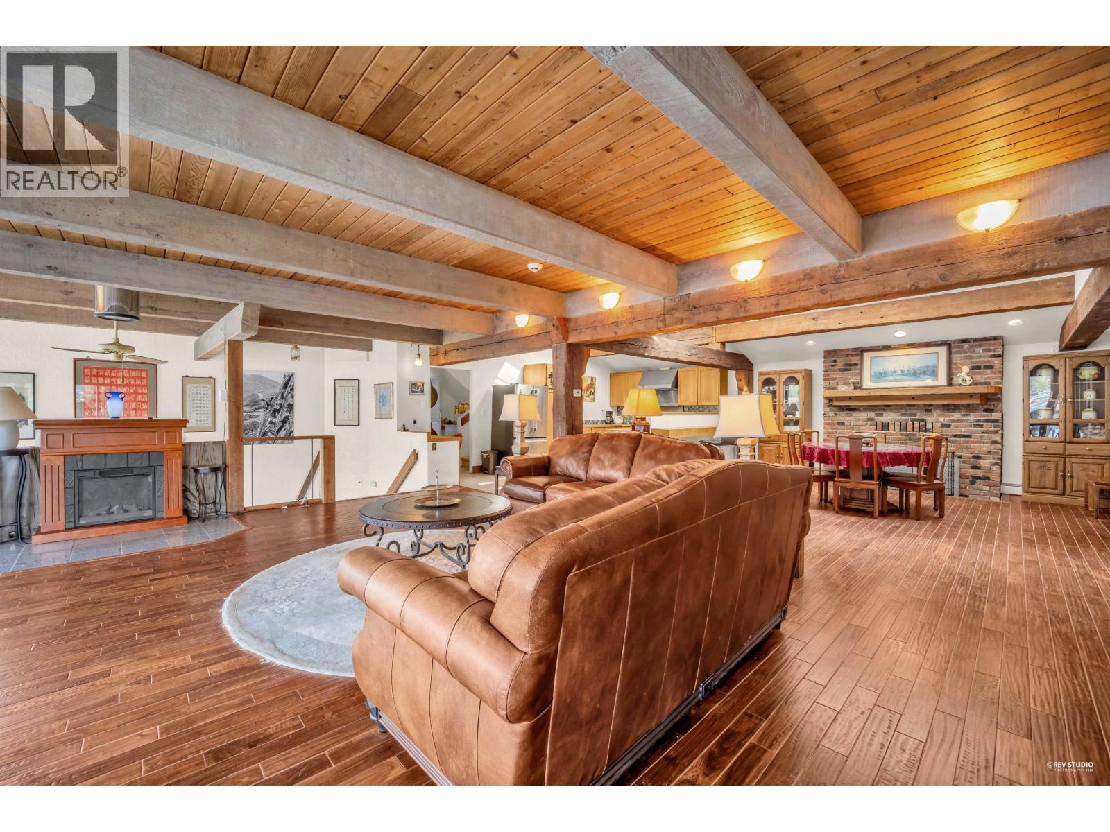 2136 LOCKEHAVEN ROAD, North Vancouver