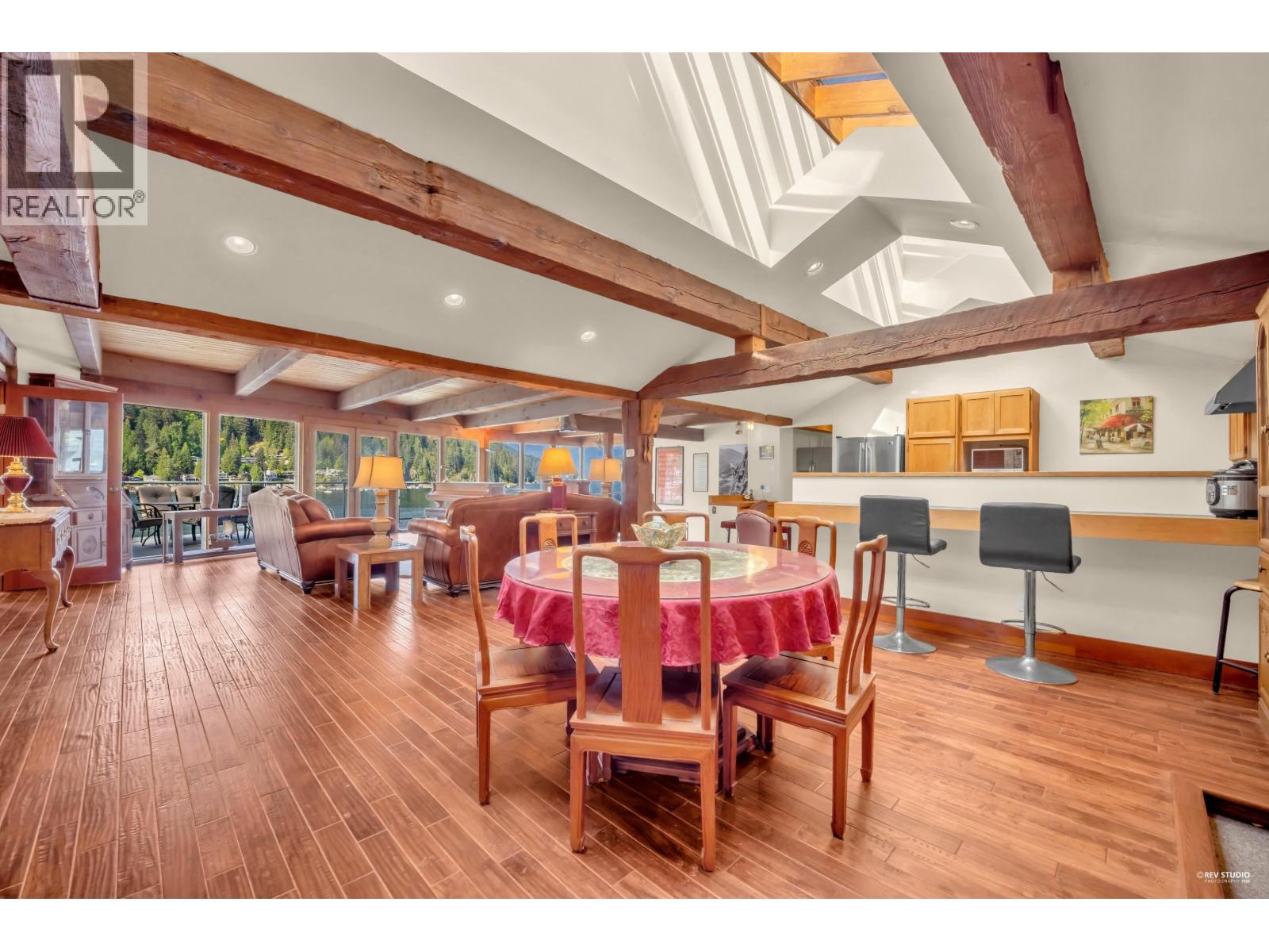 2136 LOCKEHAVEN ROAD, North Vancouver