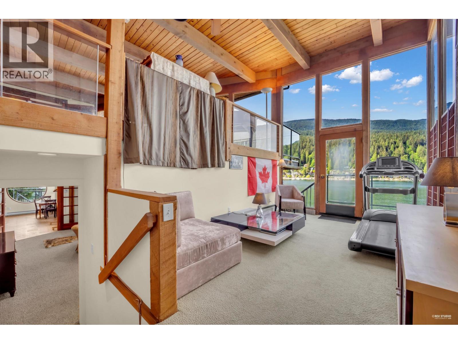 2136 LOCKEHAVEN ROAD, North Vancouver