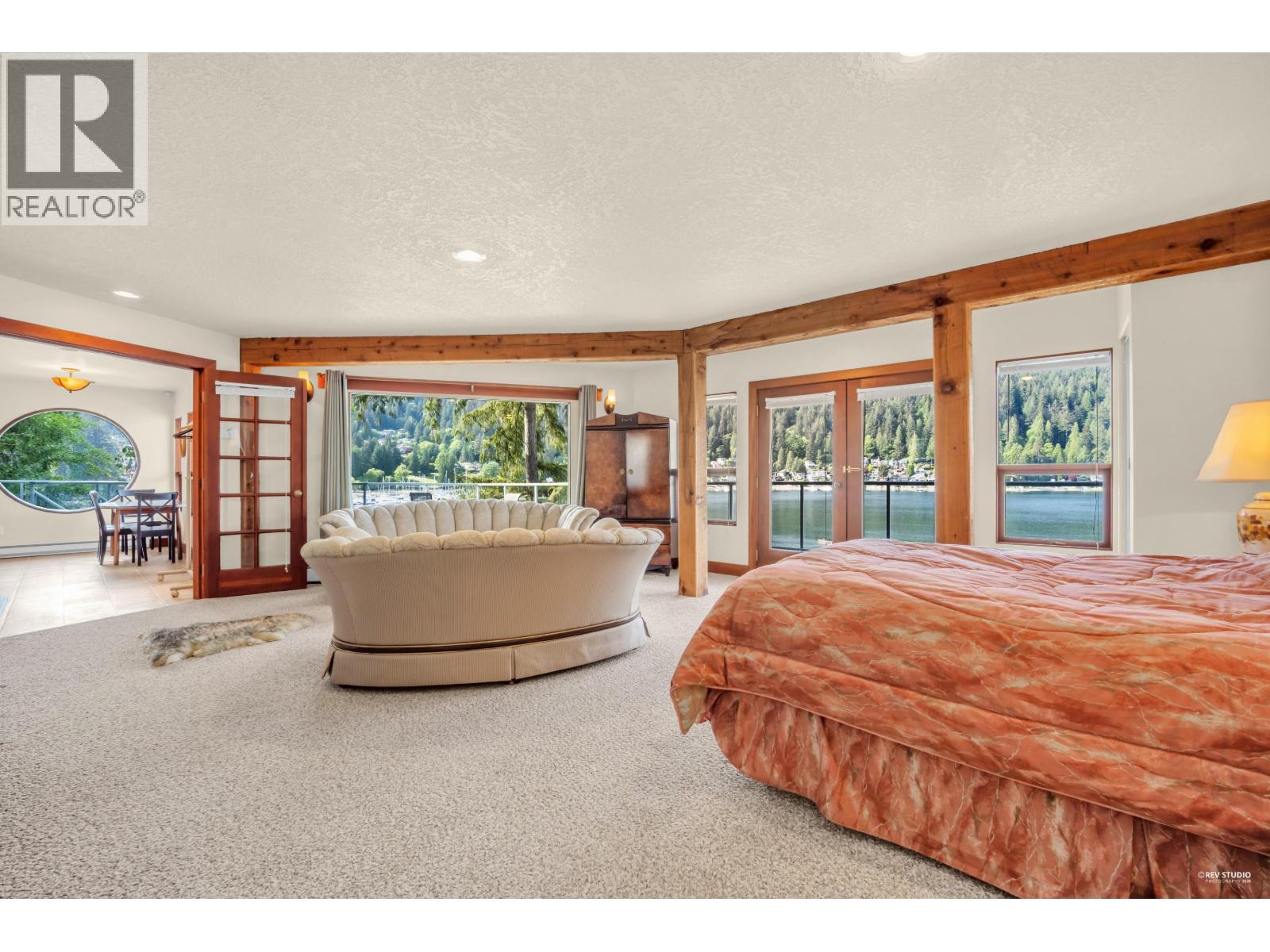 2136 LOCKEHAVEN ROAD, North Vancouver