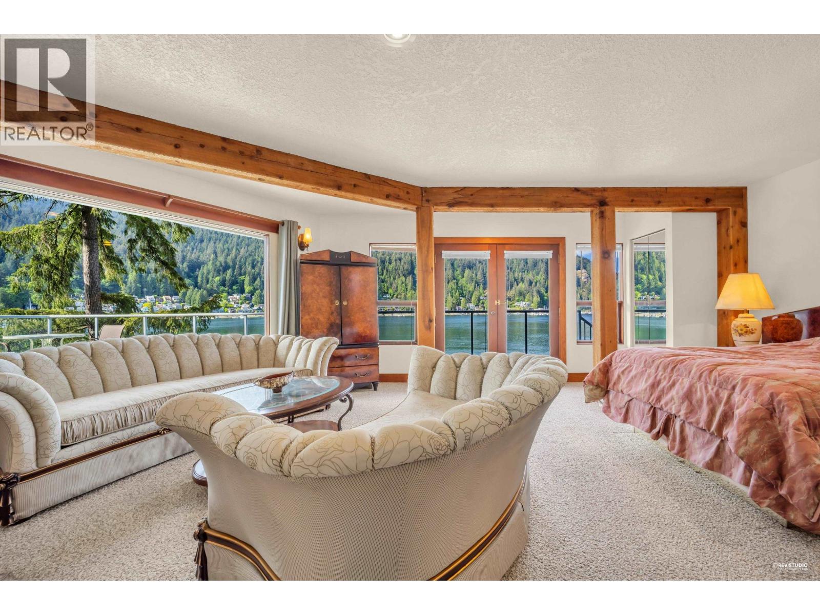 2136 LOCKEHAVEN ROAD, North Vancouver