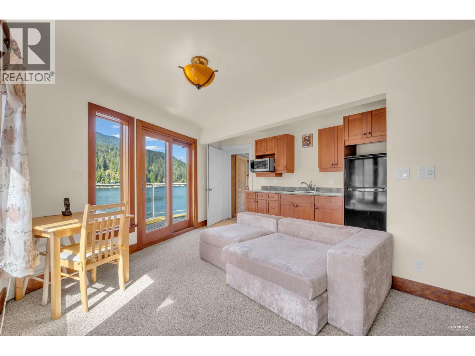2136 LOCKEHAVEN ROAD, North Vancouver