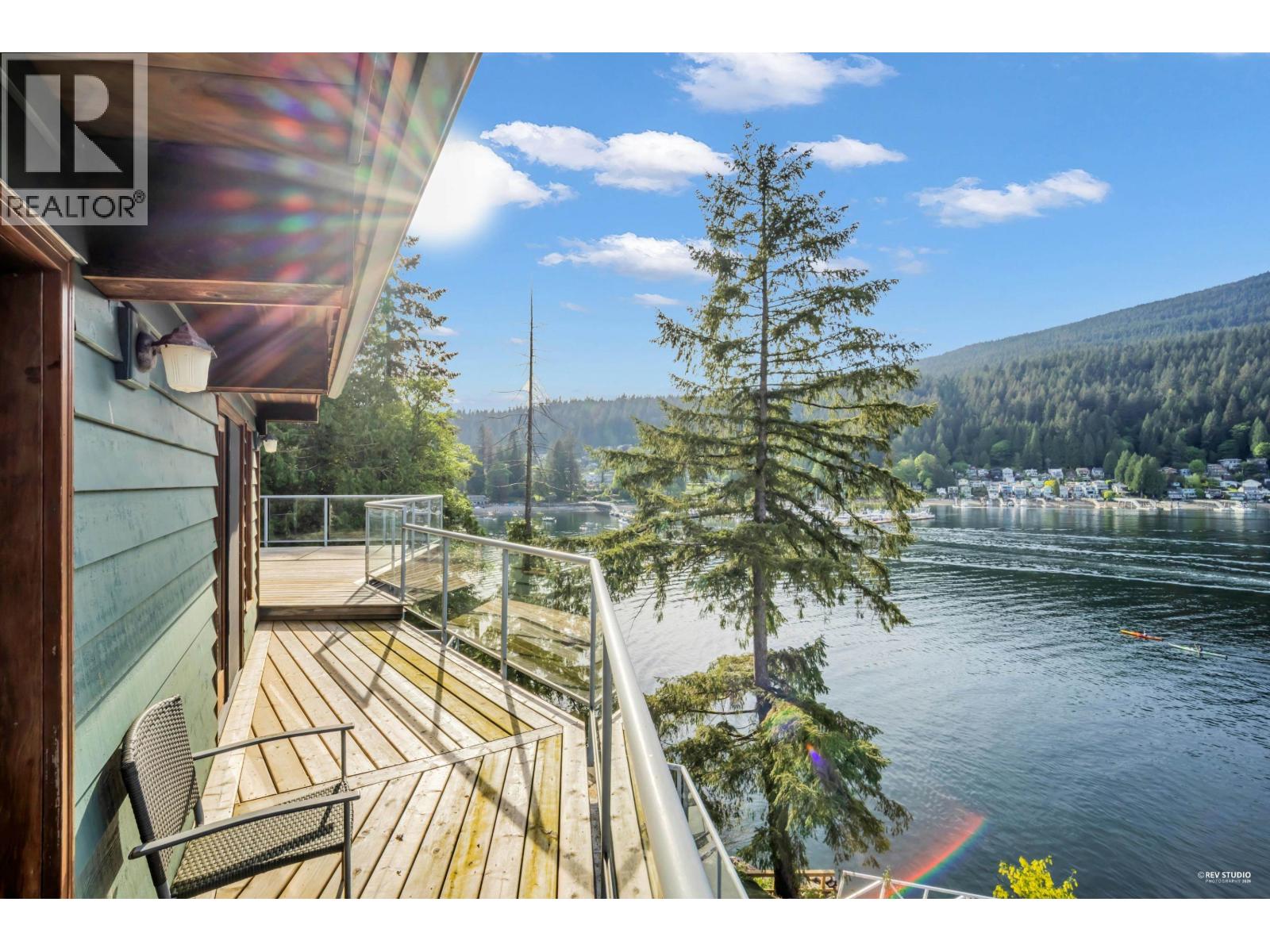 2136 LOCKEHAVEN ROAD, North Vancouver