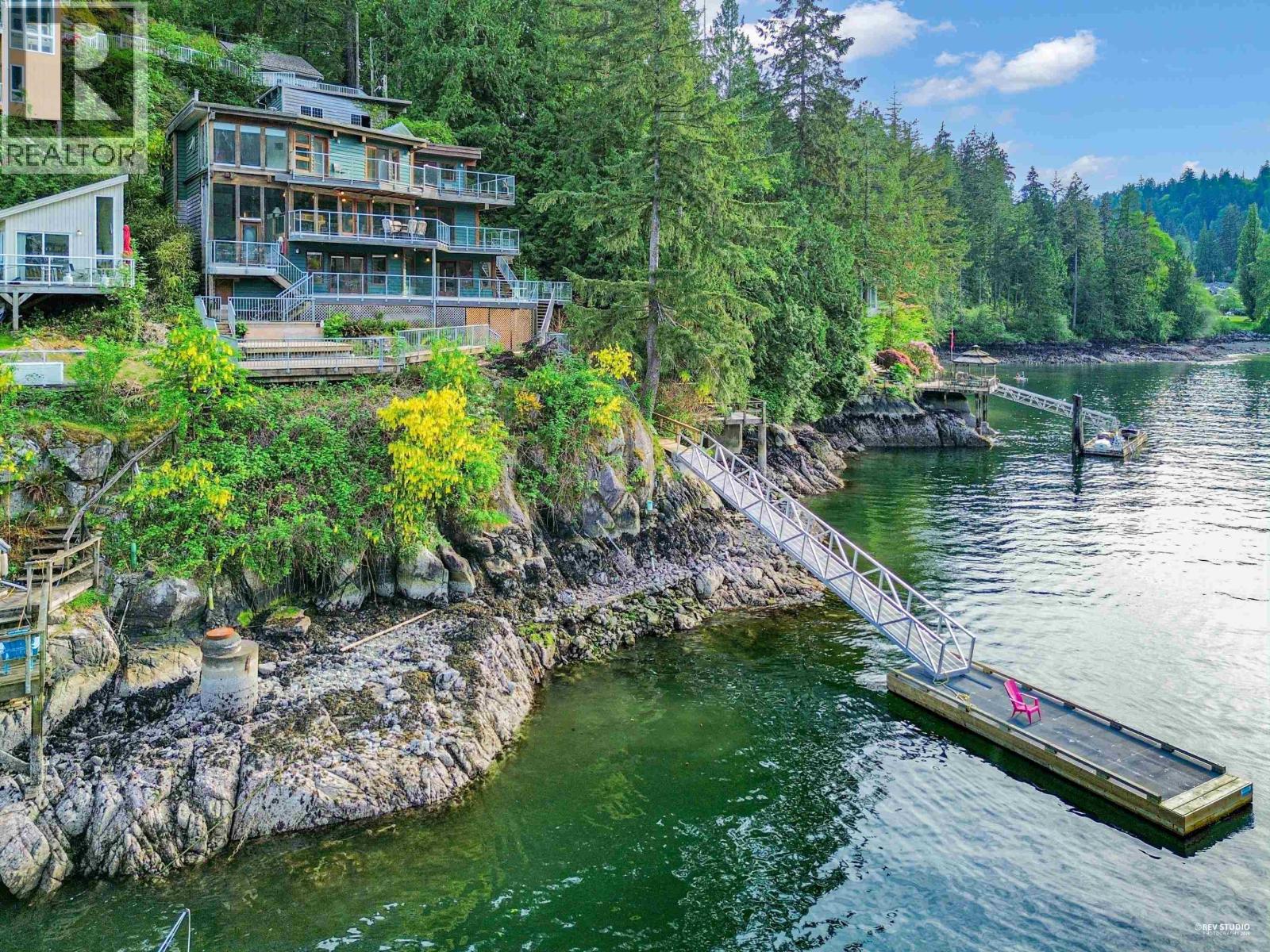 2136 LOCKEHAVEN ROAD, North Vancouver