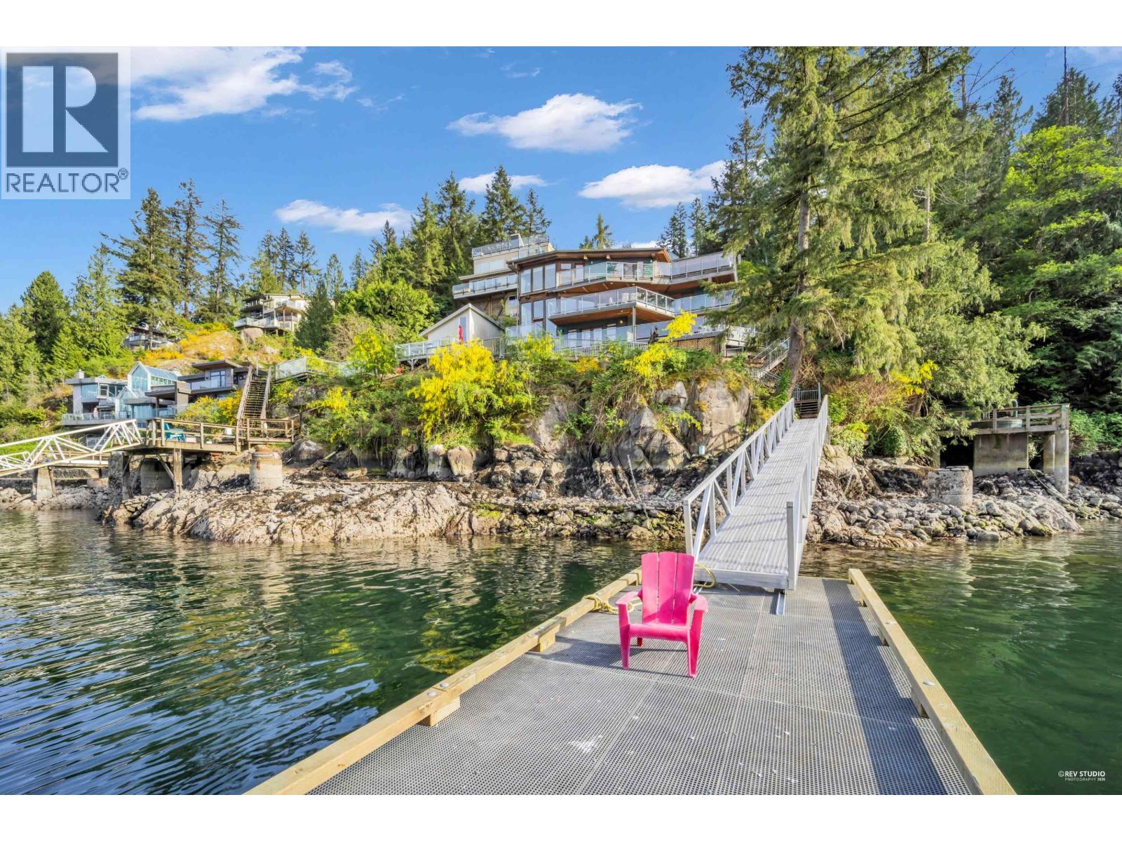 2136 LOCKEHAVEN ROAD, North Vancouver