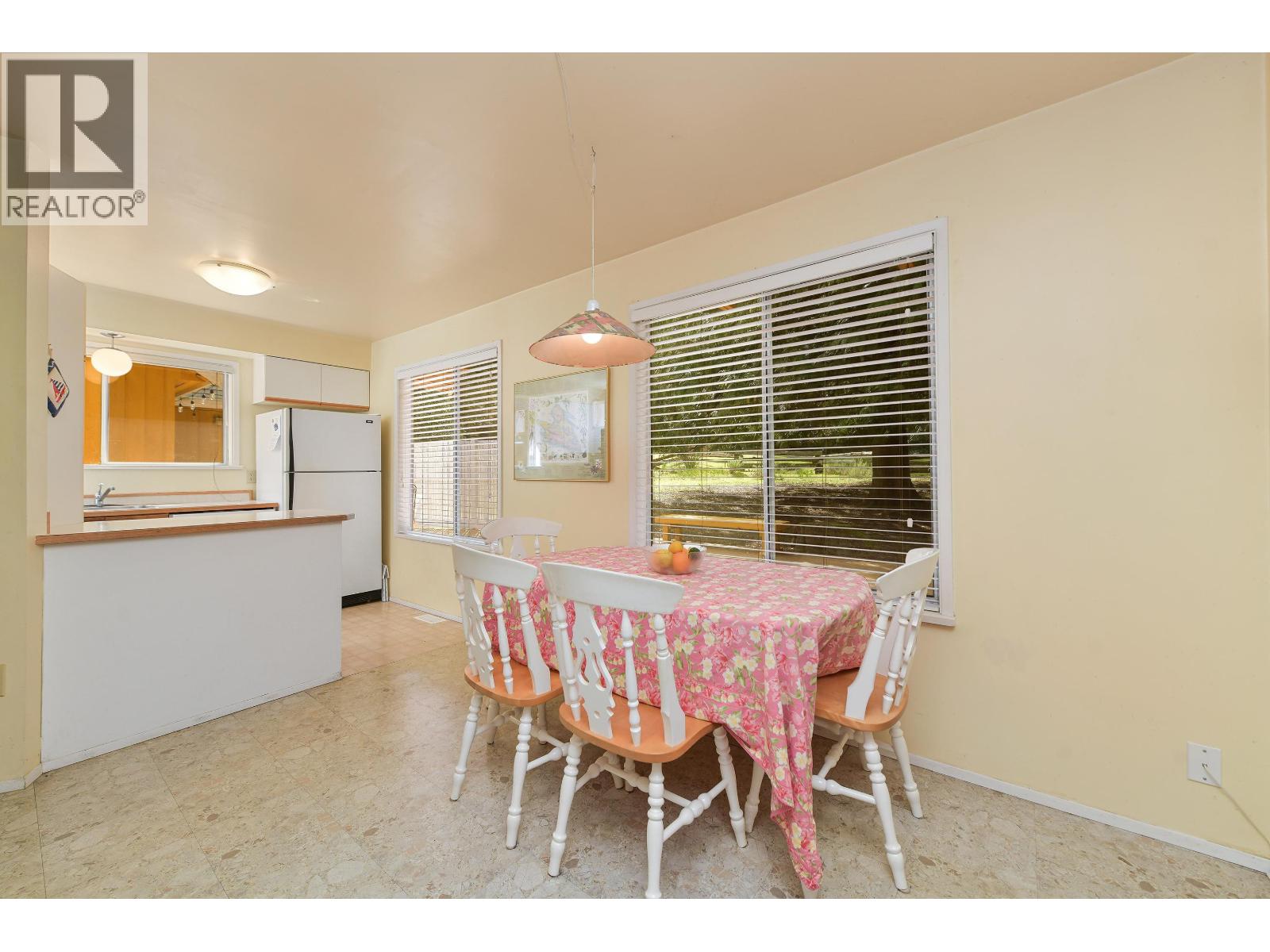 552 CLUB CRESCENT, Mayne Island