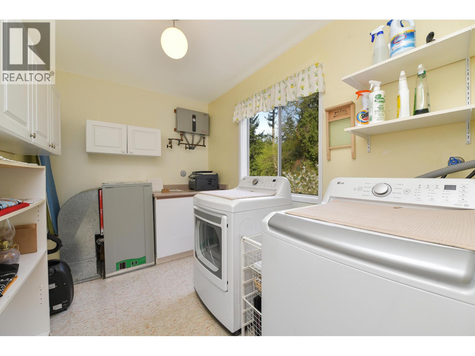552 CLUB CRESCENT, Mayne Island