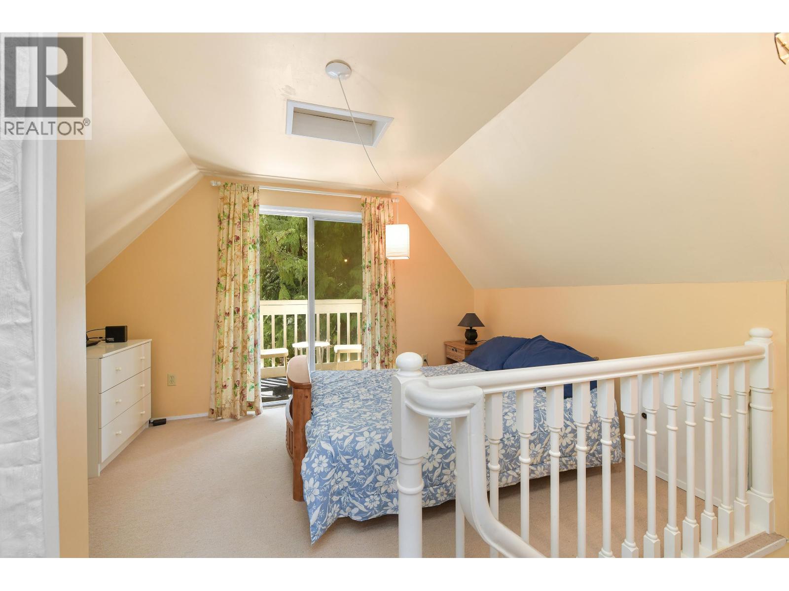 552 CLUB CRESCENT, Mayne Island