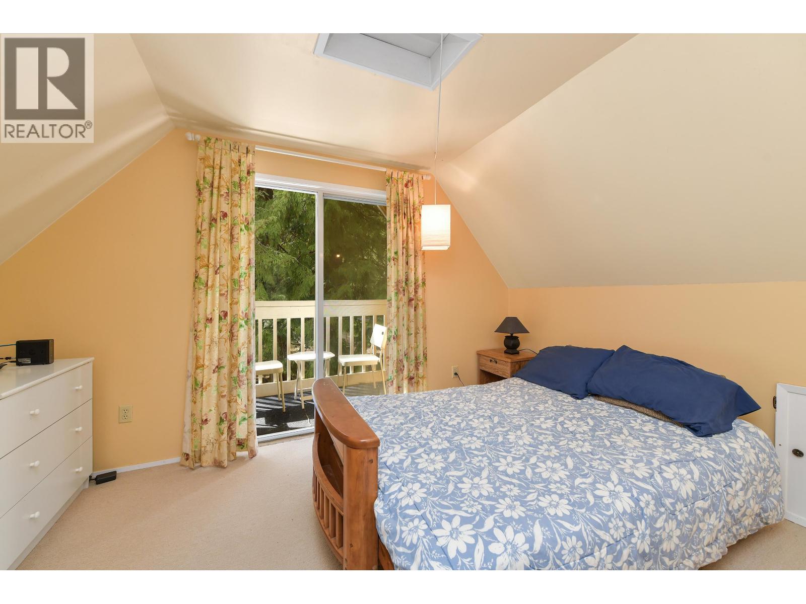 552 CLUB CRESCENT, Mayne Island
