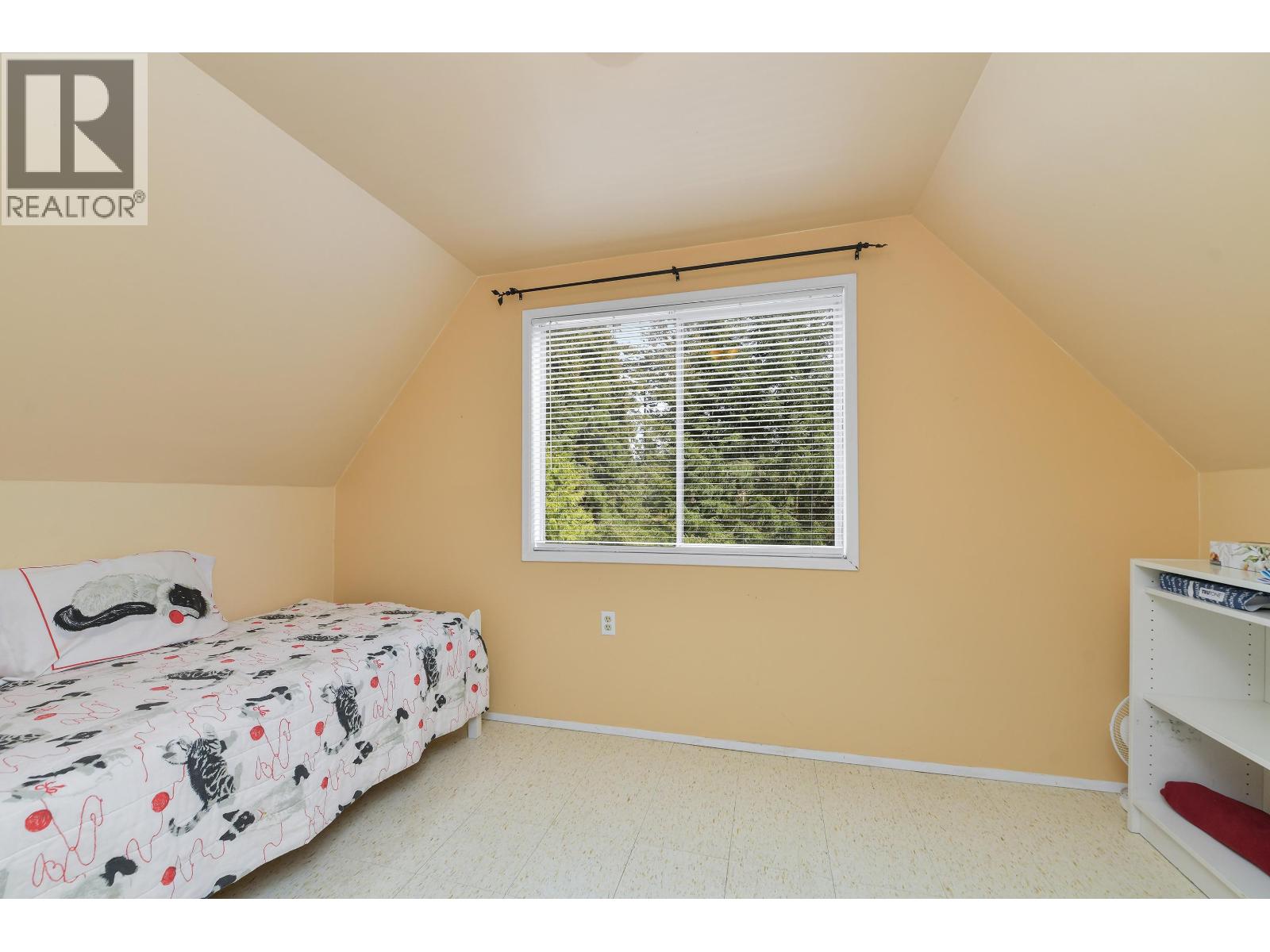 552 CLUB CRESCENT, Mayne Island