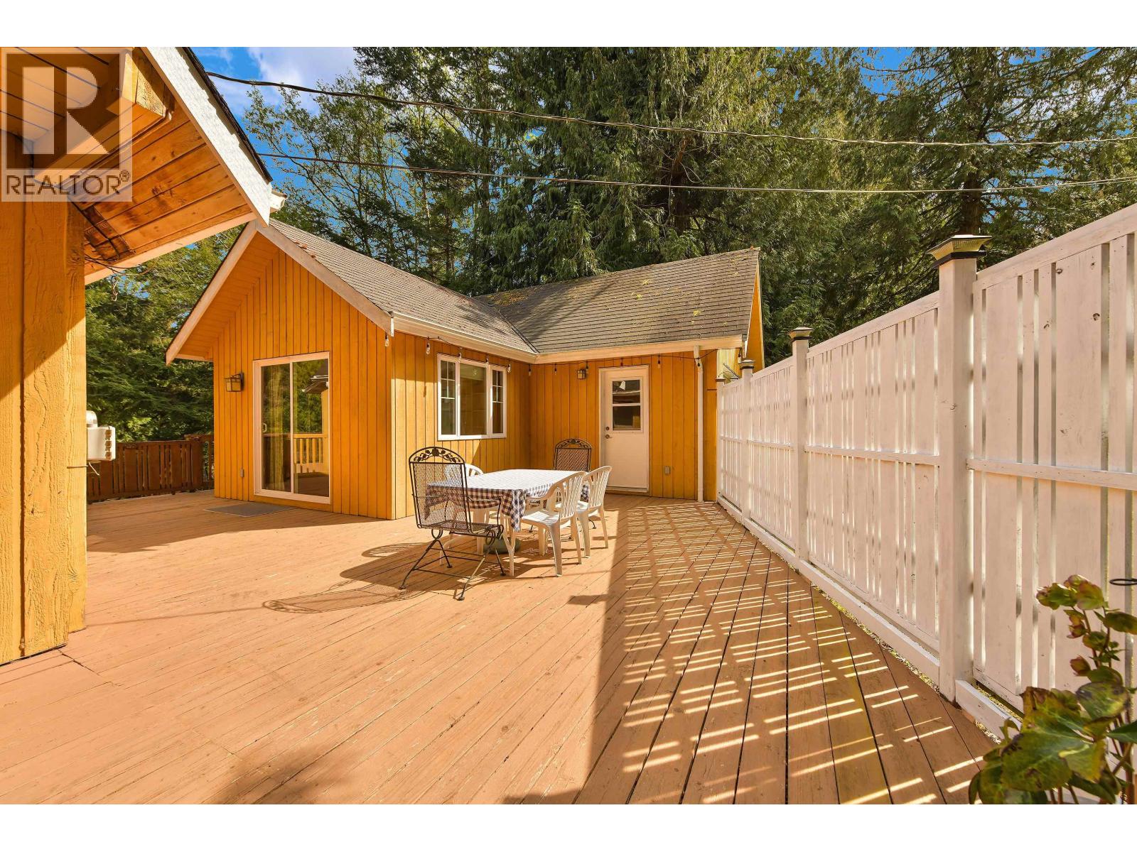 552 CLUB CRESCENT, Mayne Island