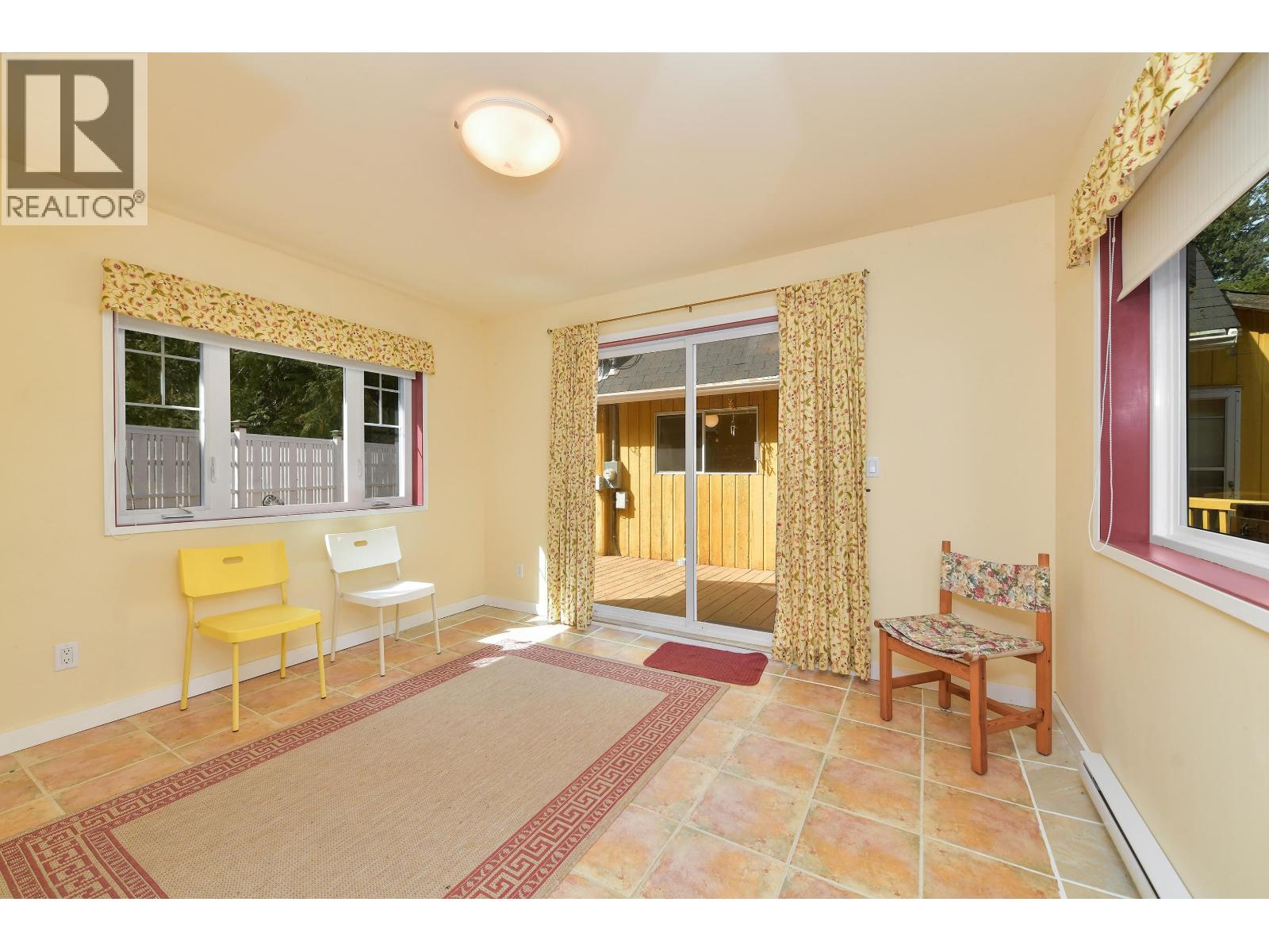 552 CLUB CRESCENT, Mayne Island
