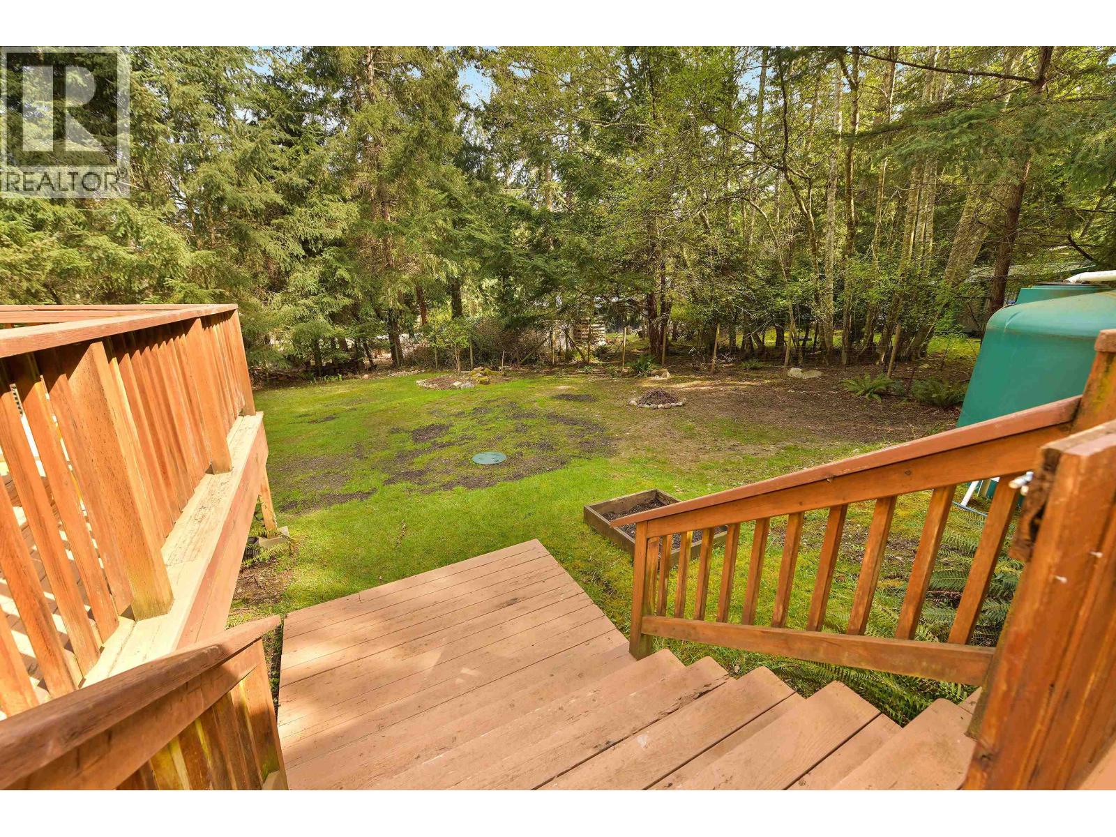 552 CLUB CRESCENT, Mayne Island
