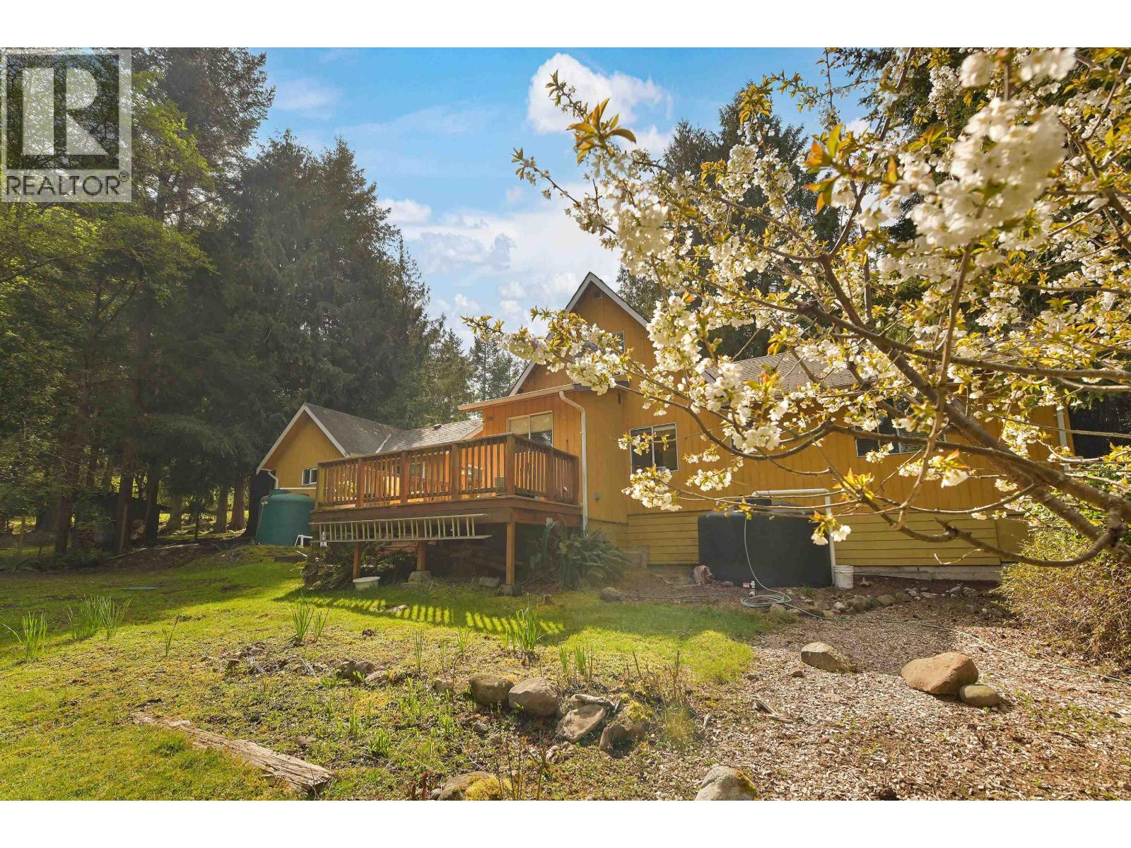 552 CLUB CRESCENT, Mayne Island