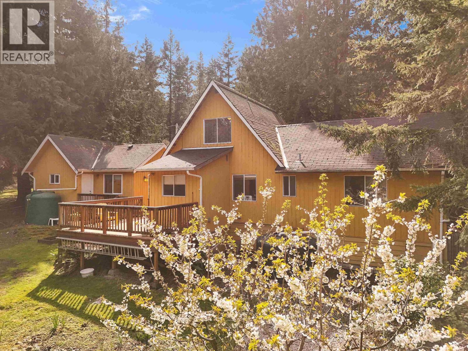 552 CLUB CRESCENT, Mayne Island