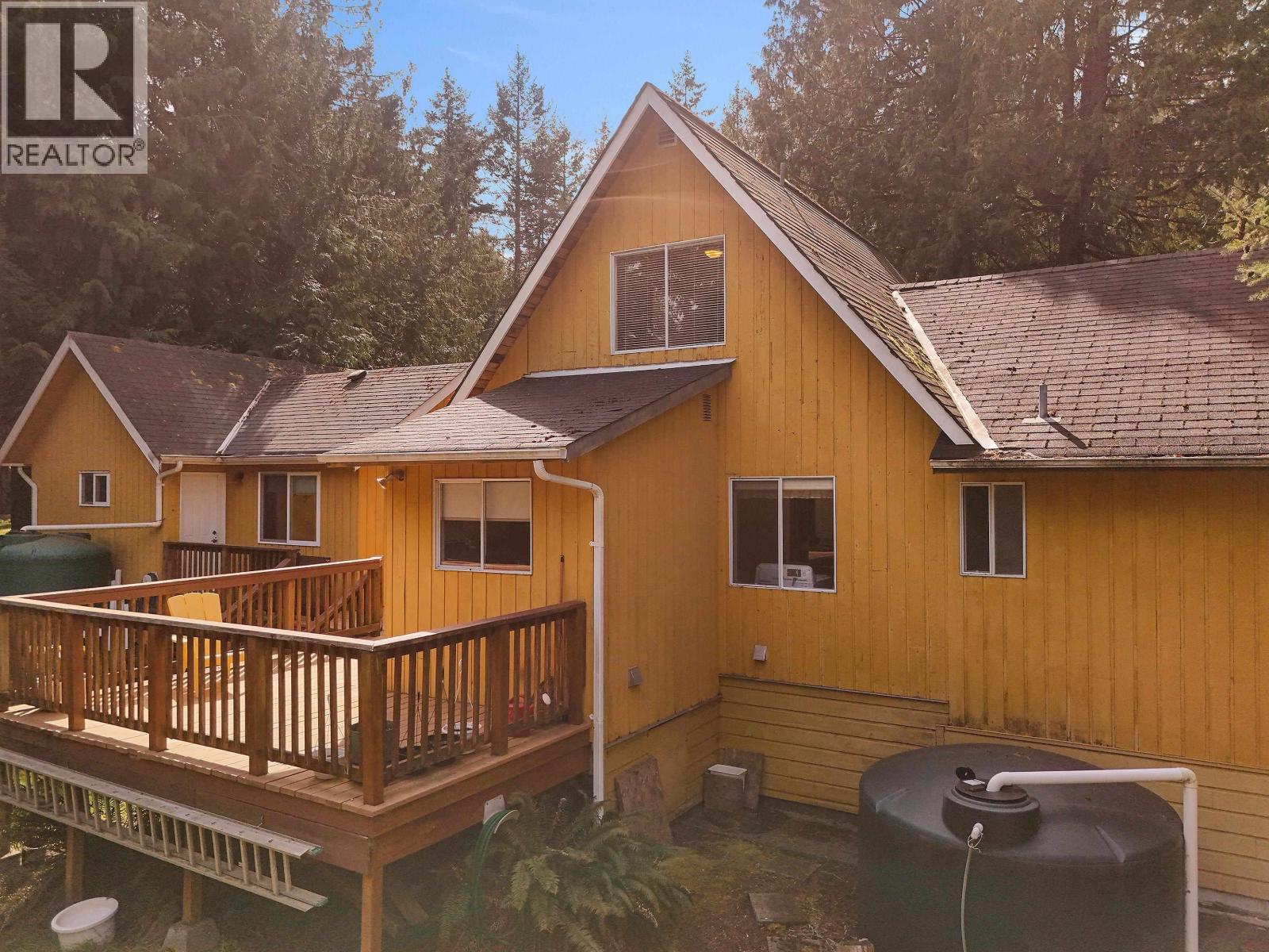 552 CLUB CRESCENT, Mayne Island
