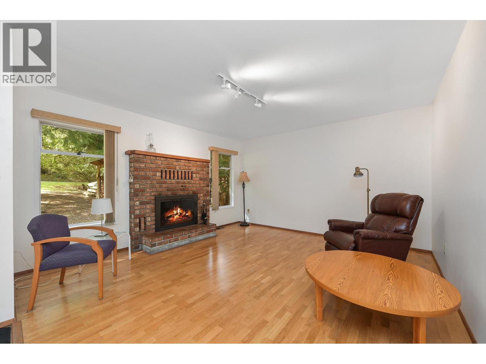 552 CLUB CRESCENT, Mayne Island