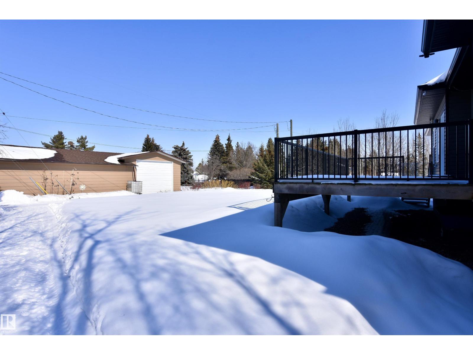 5604 54 AV — photo 62
