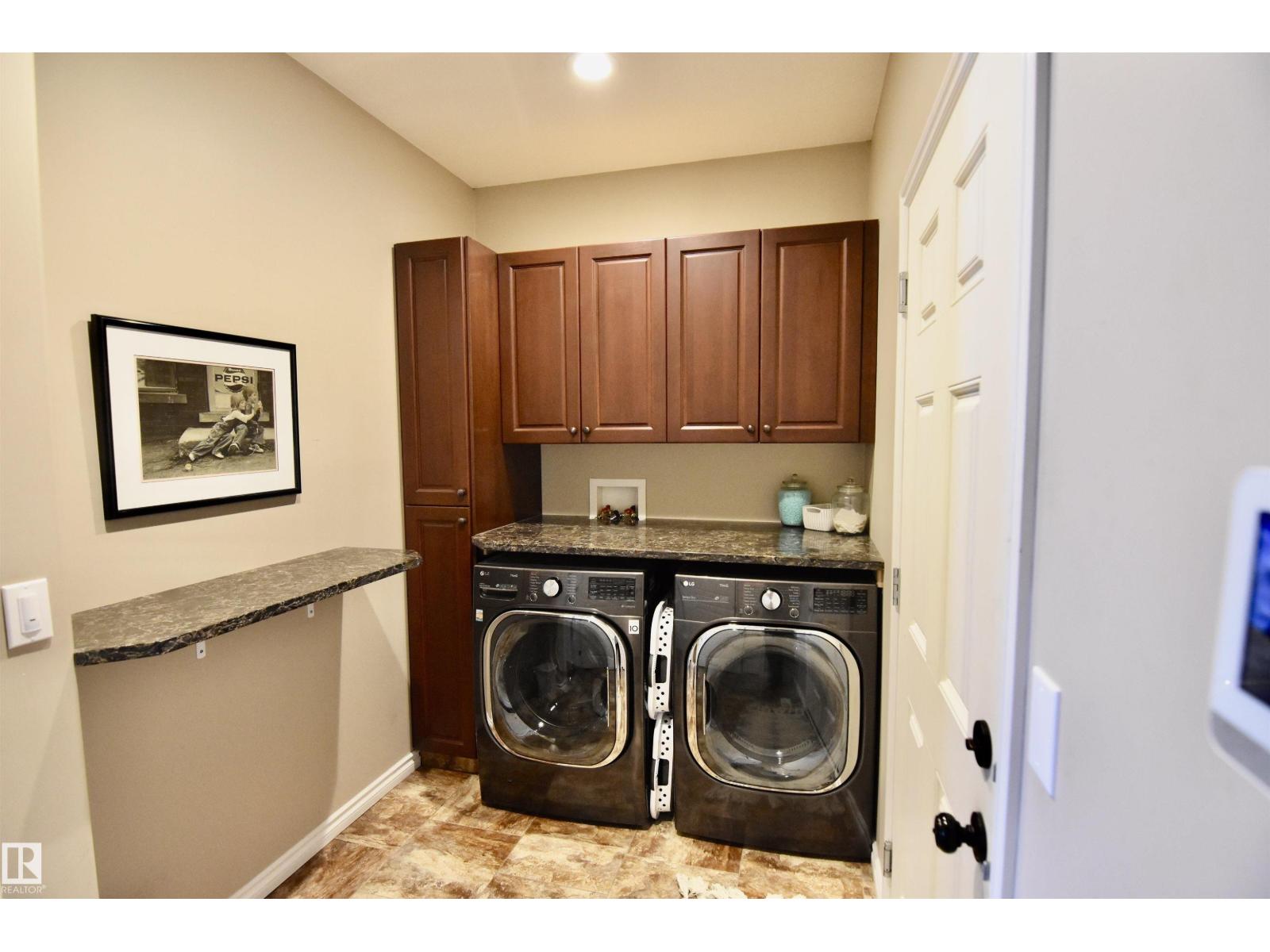 5604 54 AV — photo 20