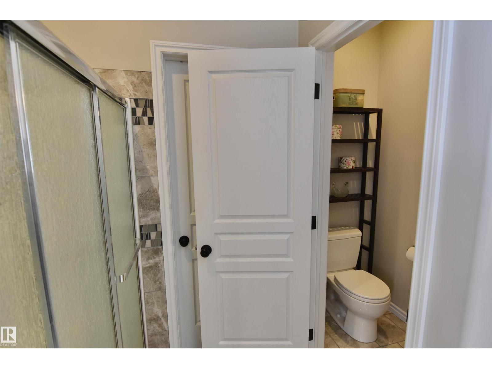5604 54 AV — photo 29