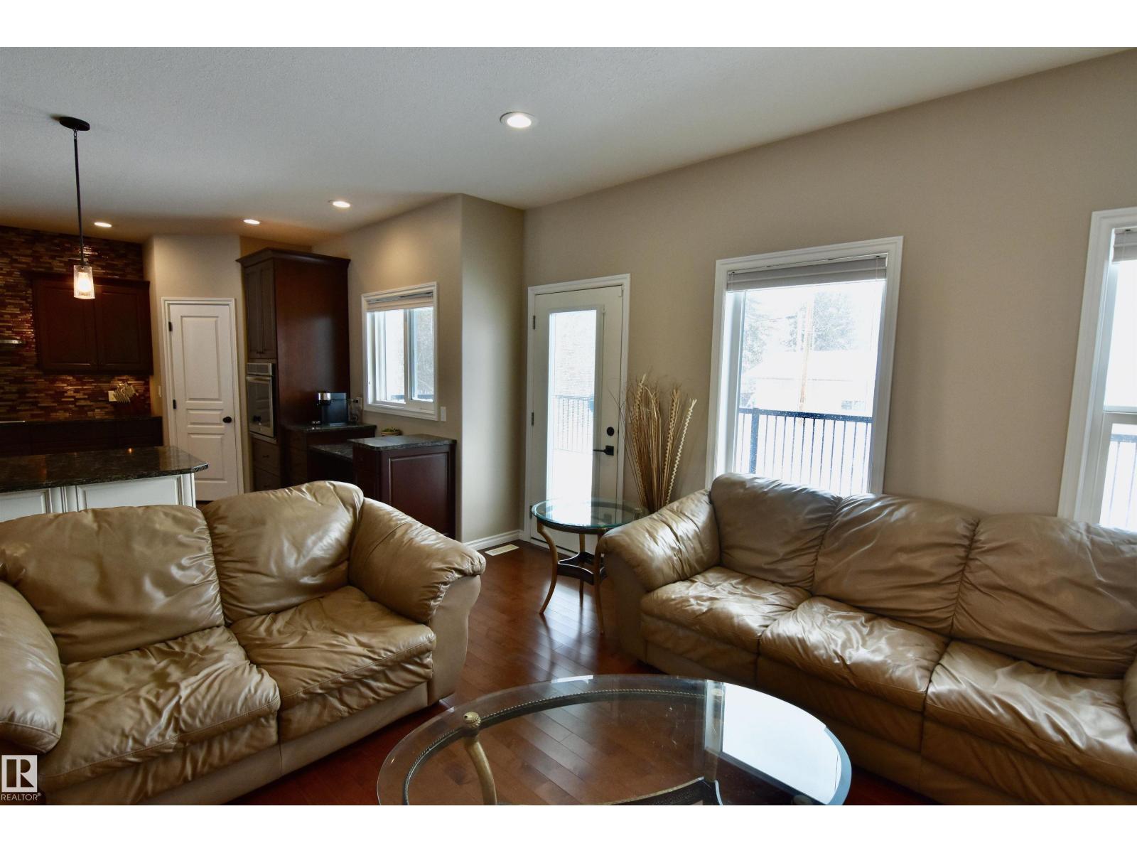 5604 54 AV — photo 18