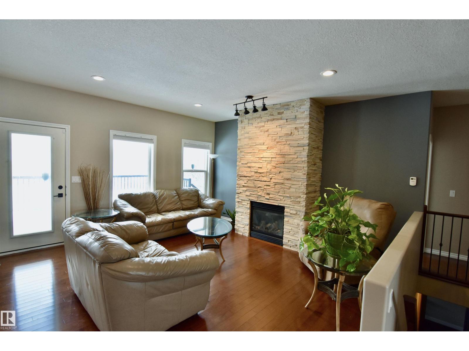 5604 54 AV — photo 19