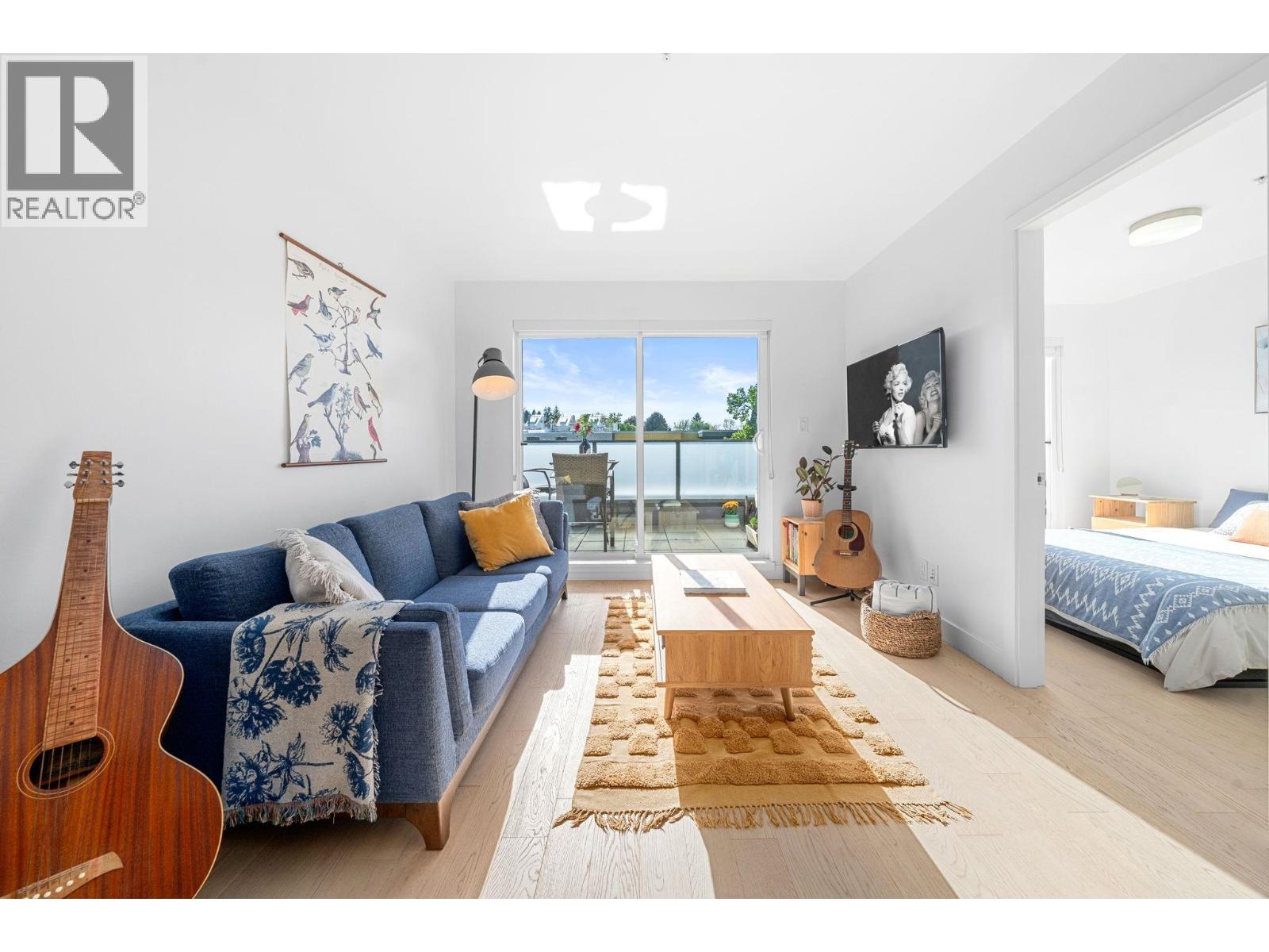 516 3456 COMMERCIAL STREET