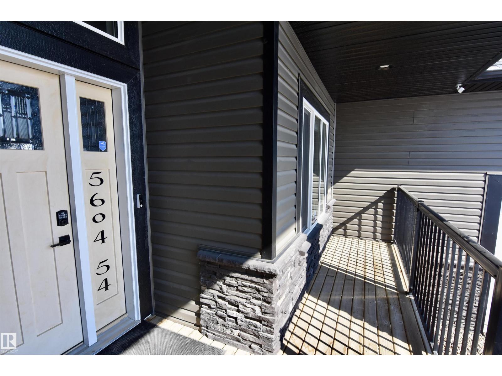 5604 54 AV — photo 57