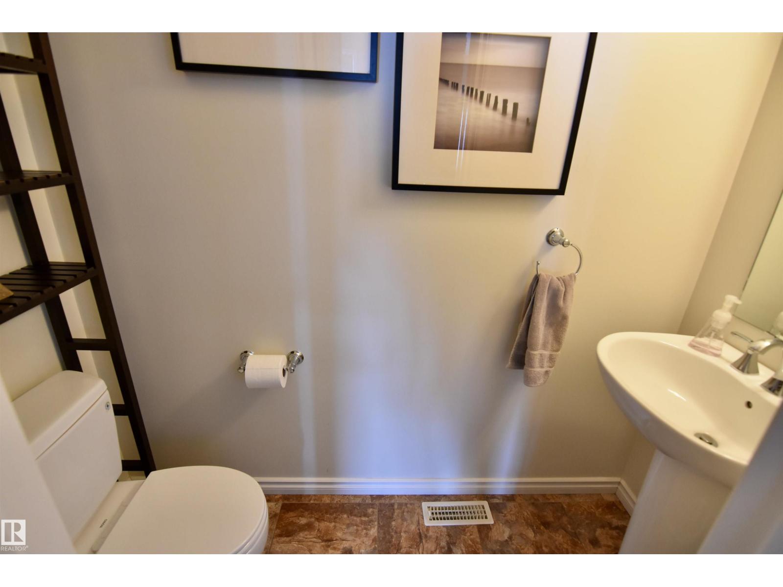5604 54 AV — photo 22