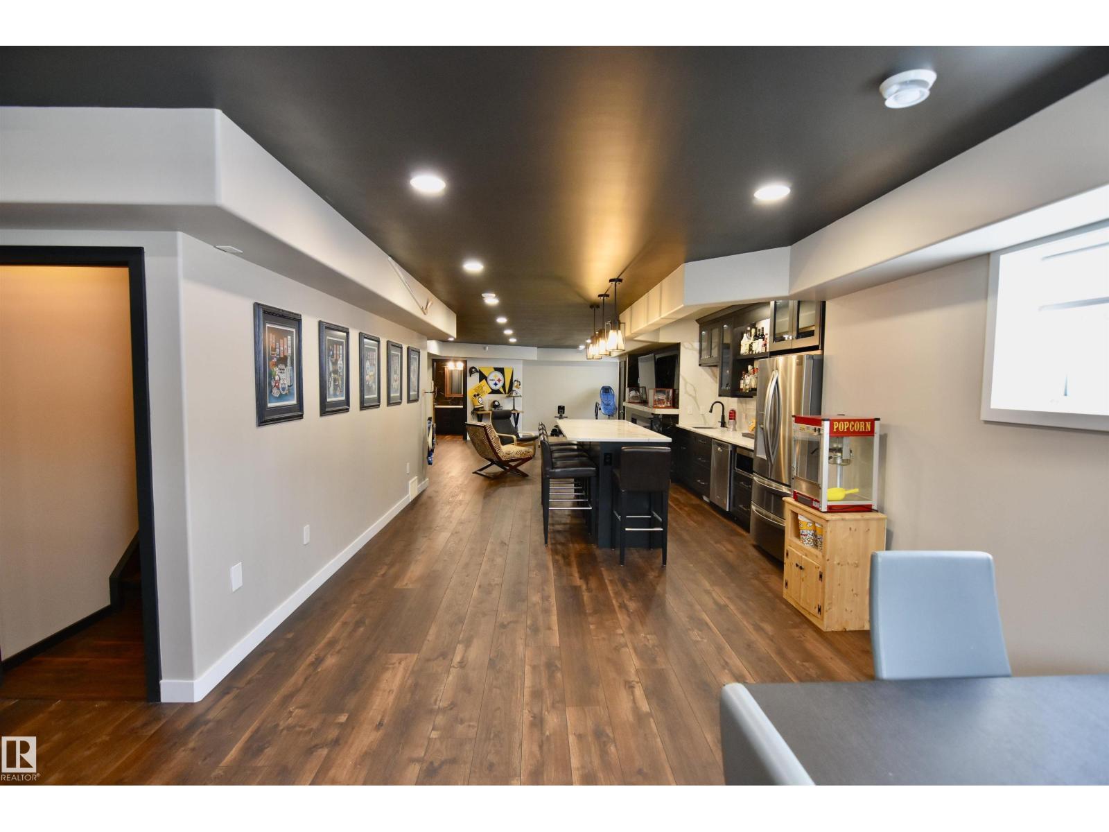 5604 54 AV — photo 42