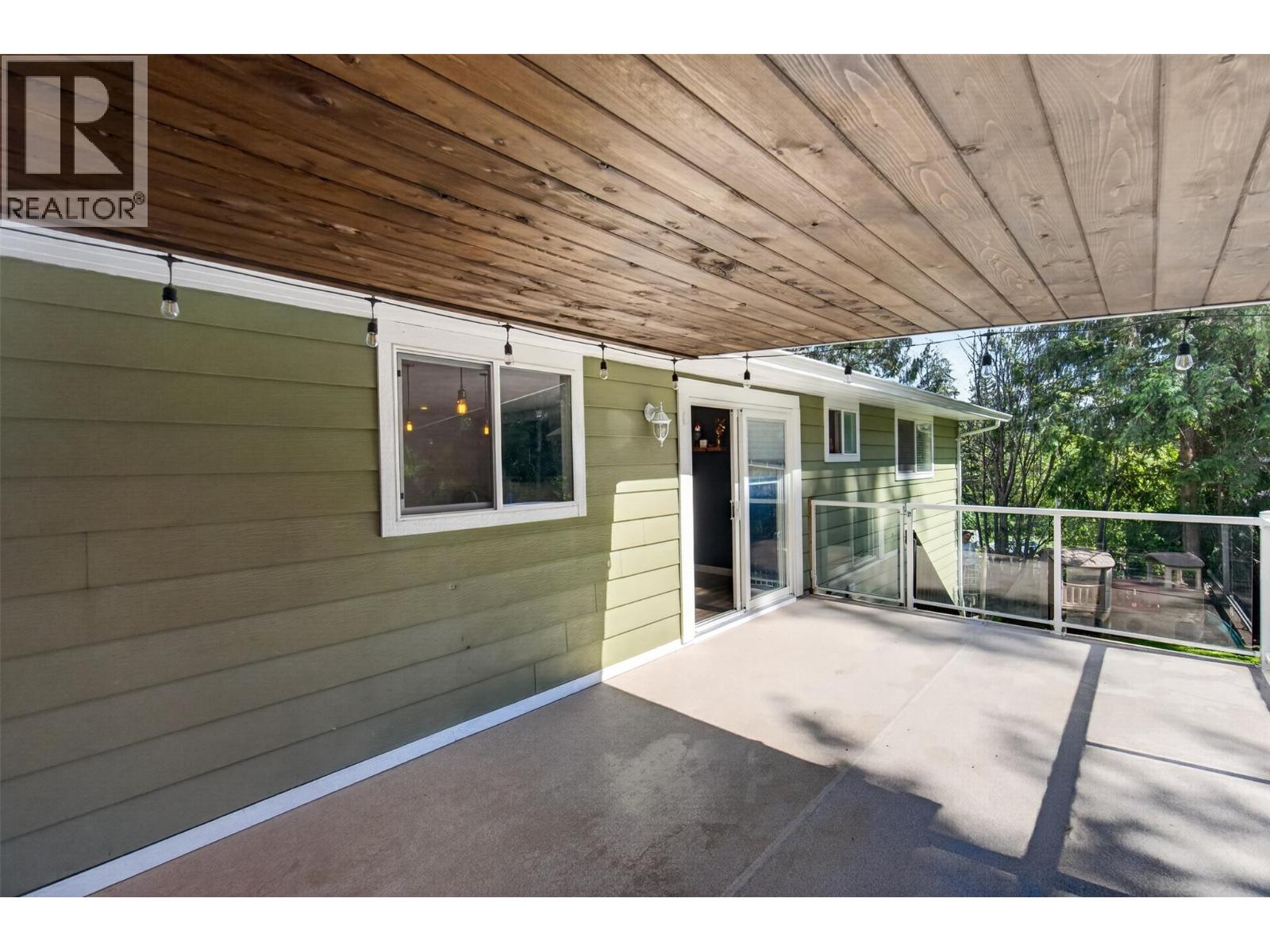  2354 Forest View Place, Blind Bay