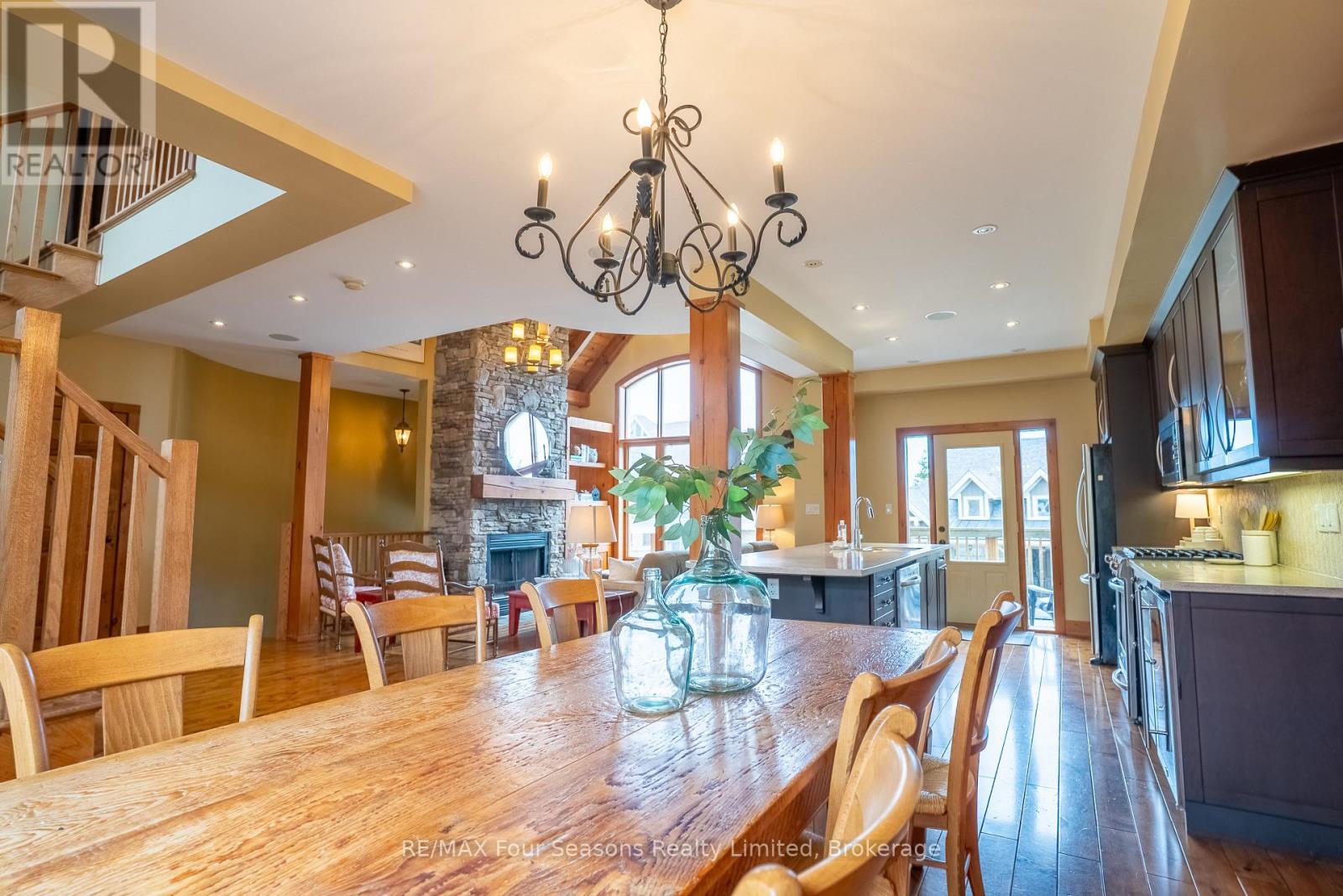 141 VENTURE BOULEVARD - 14