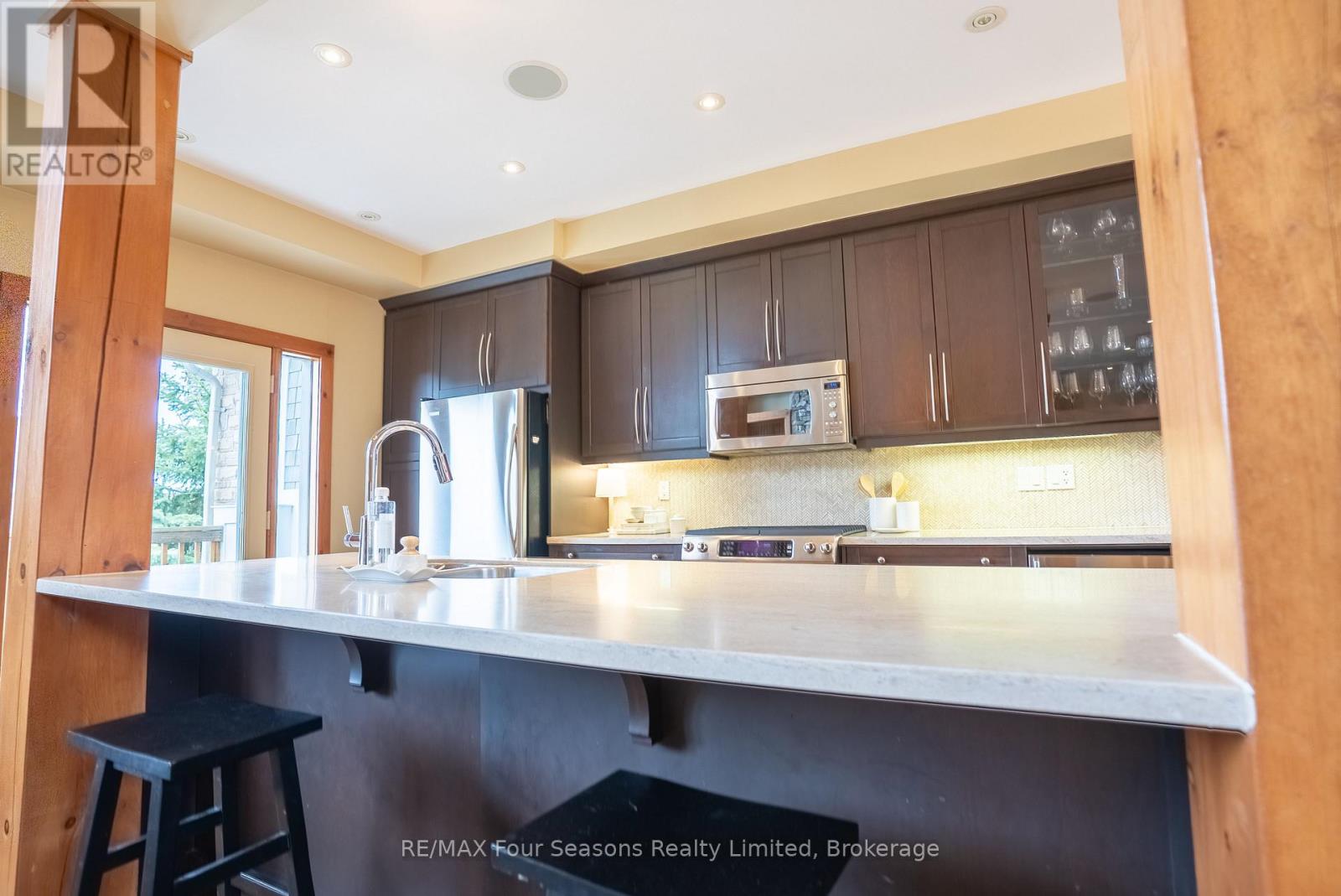 141 VENTURE BOULEVARD - 13