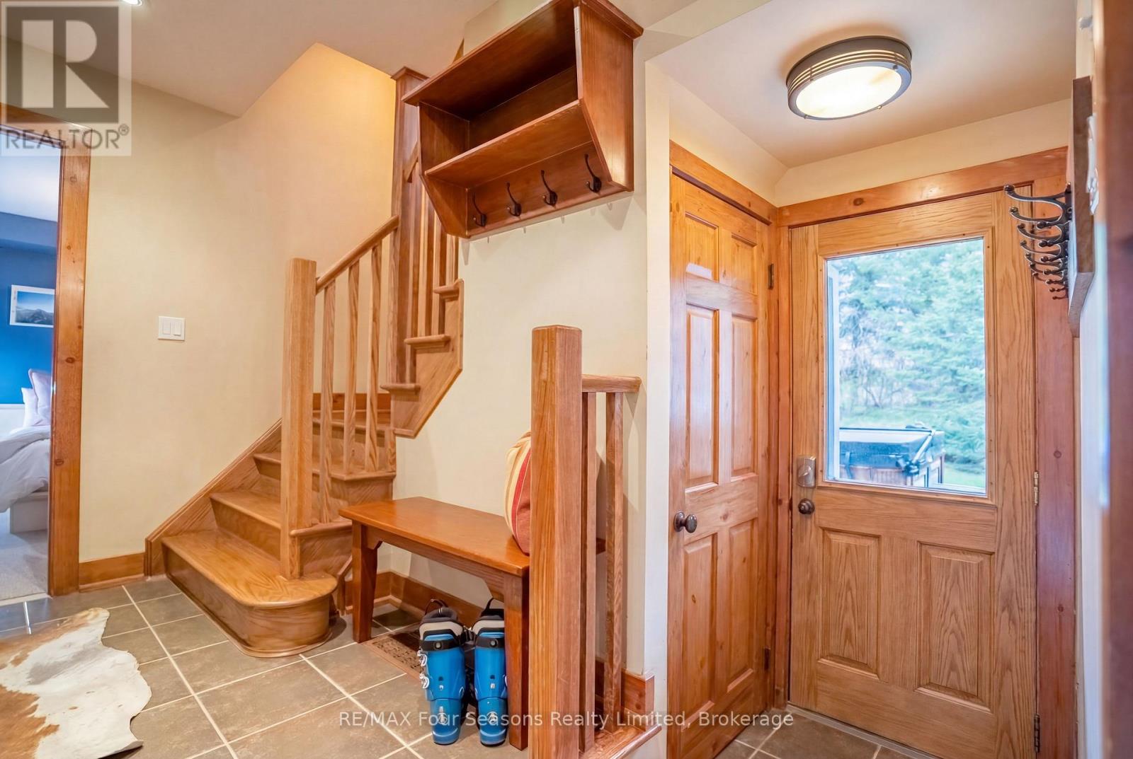 141 VENTURE BOULEVARD - 31