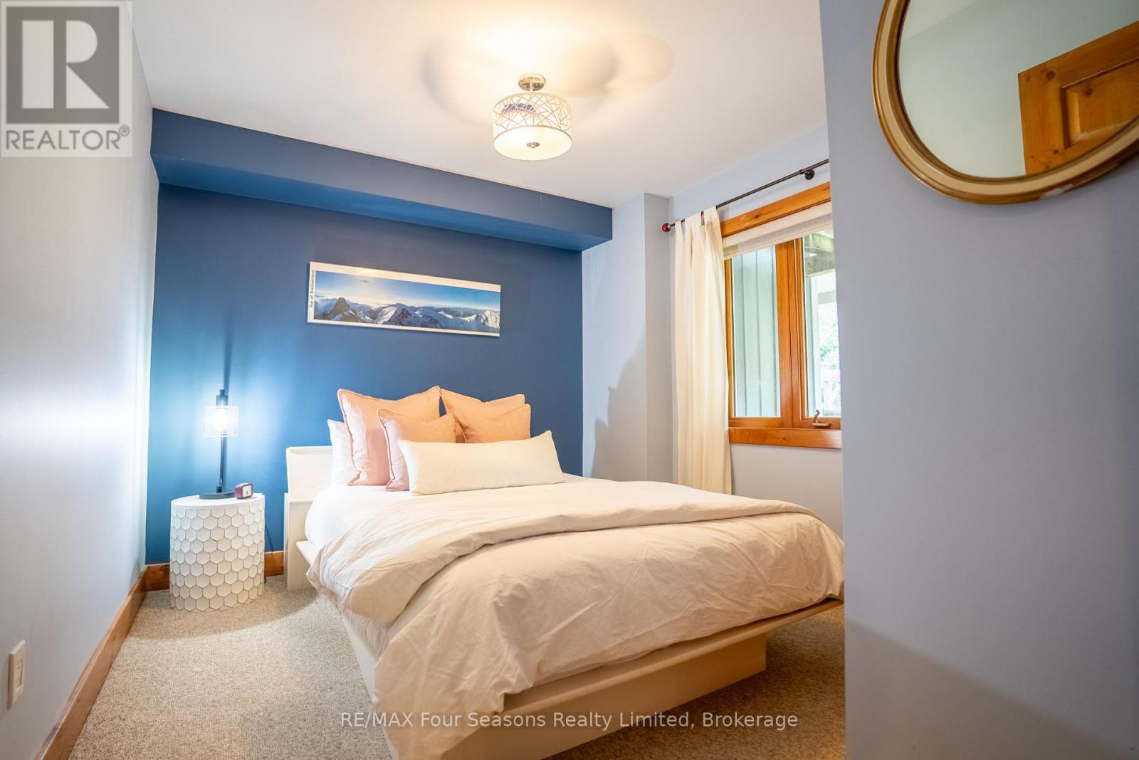 141 VENTURE BOULEVARD - 27